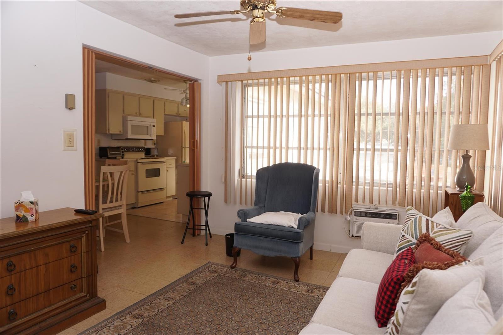 Image 20 of 41 For 17 Davis Street