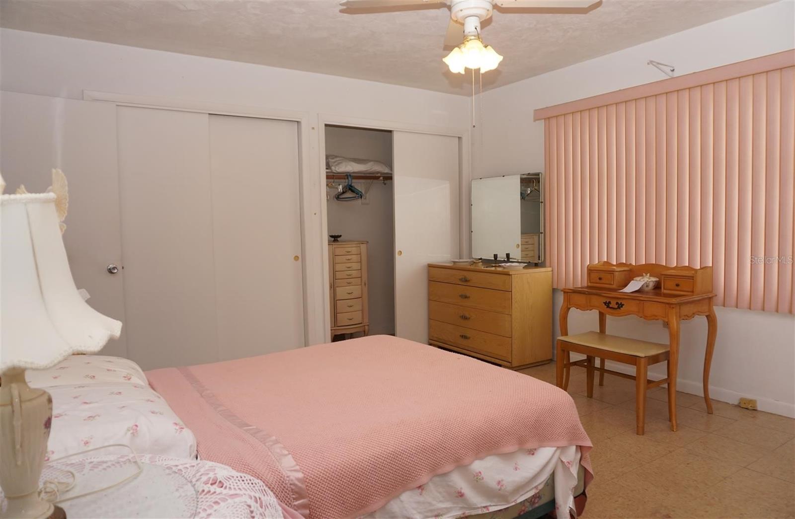 Image 25 of 41 For 17 Davis Street