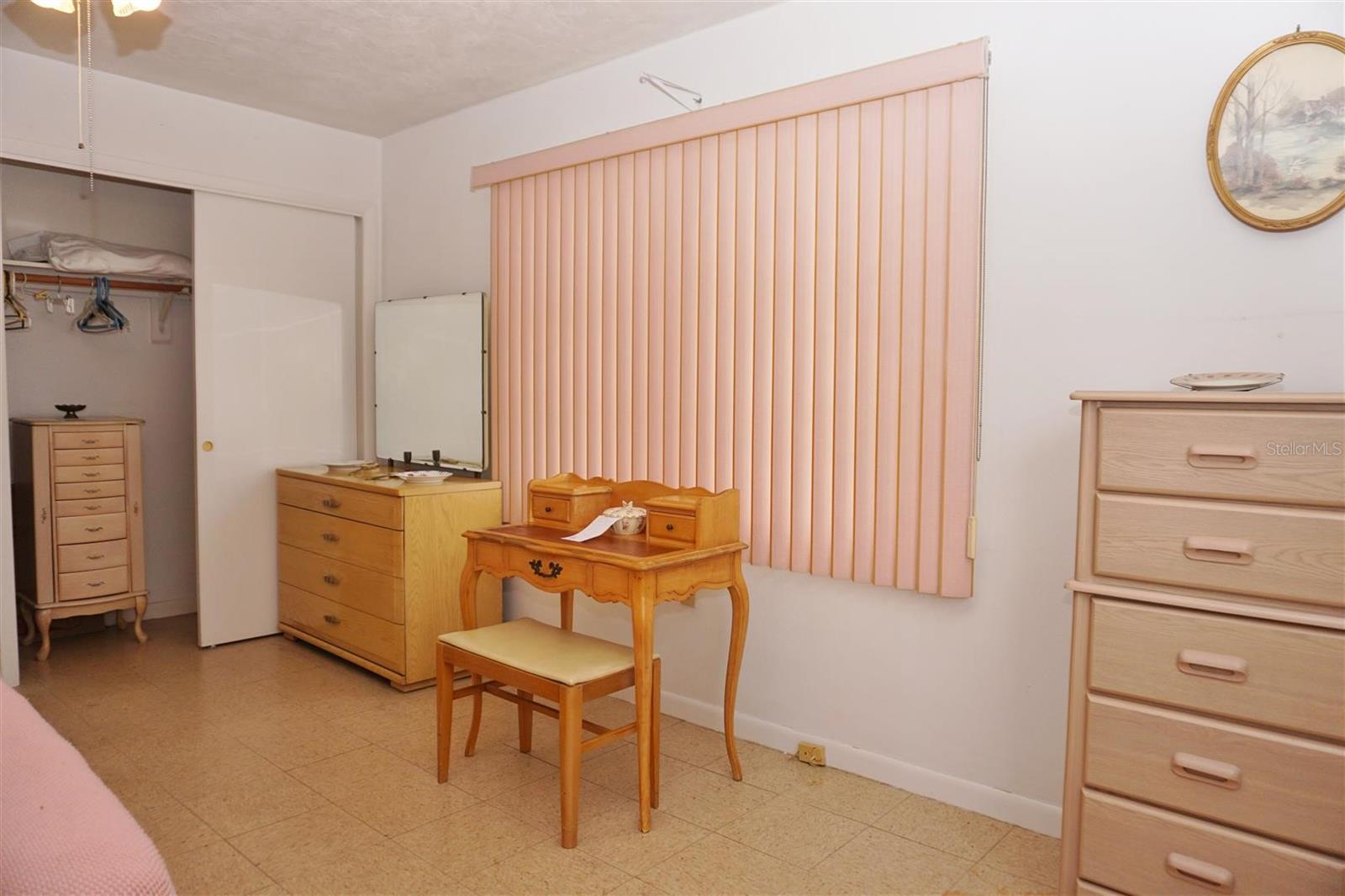 Image 26 of 41 For 17 Davis Street