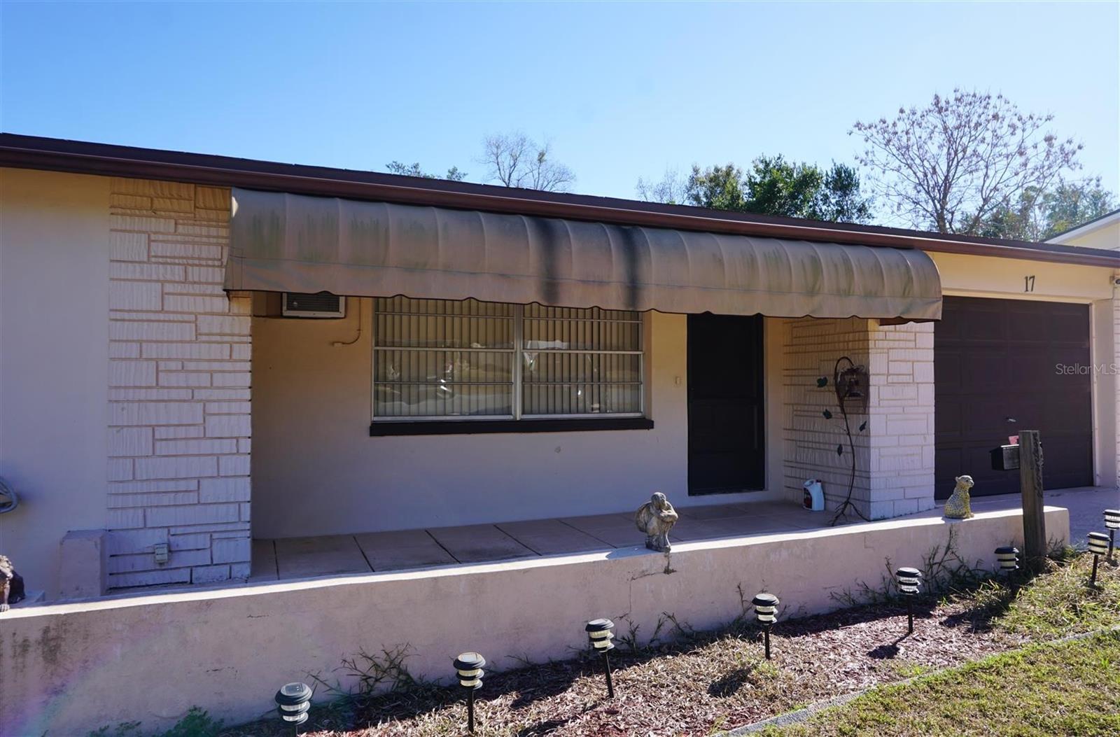 Image 3 of 41 For 17 Davis Street