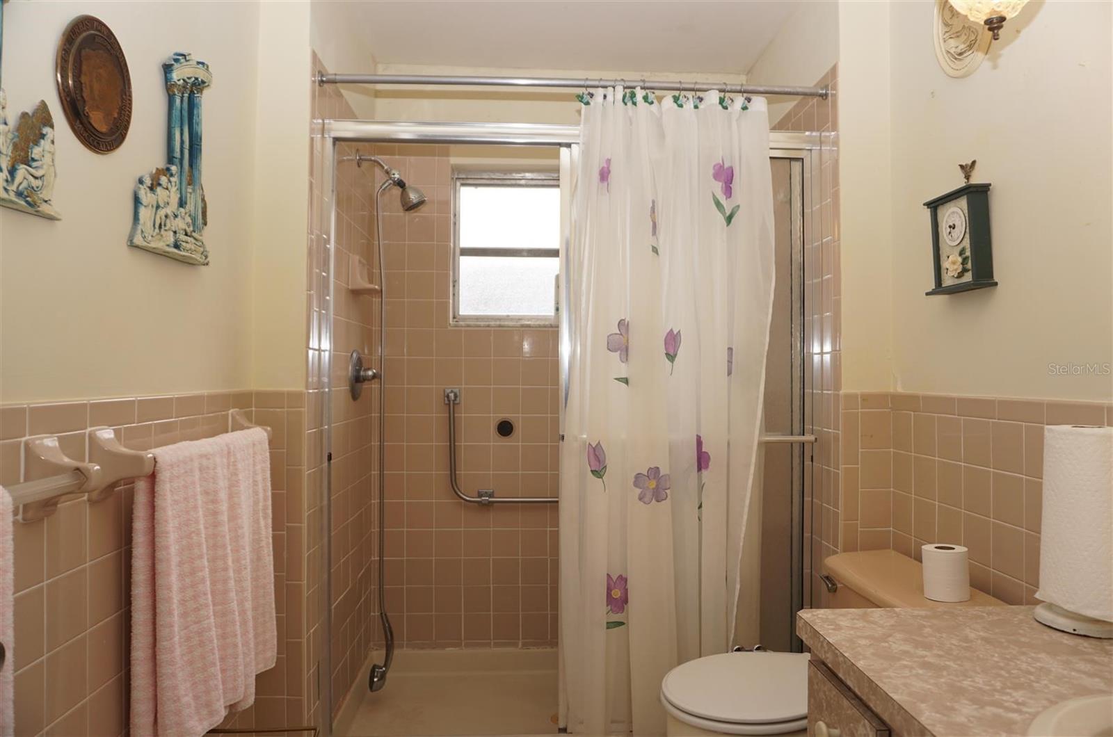 Image 30 of 41 For 17 Davis Street