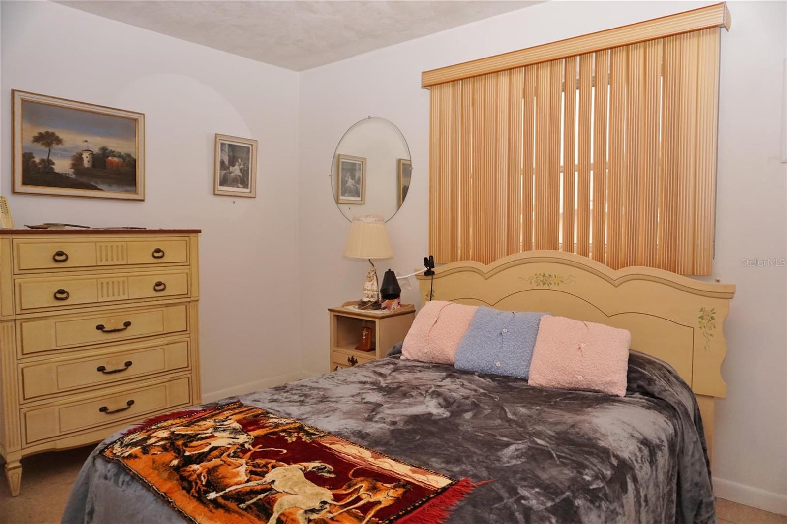 Image 33 of 41 For 17 Davis Street