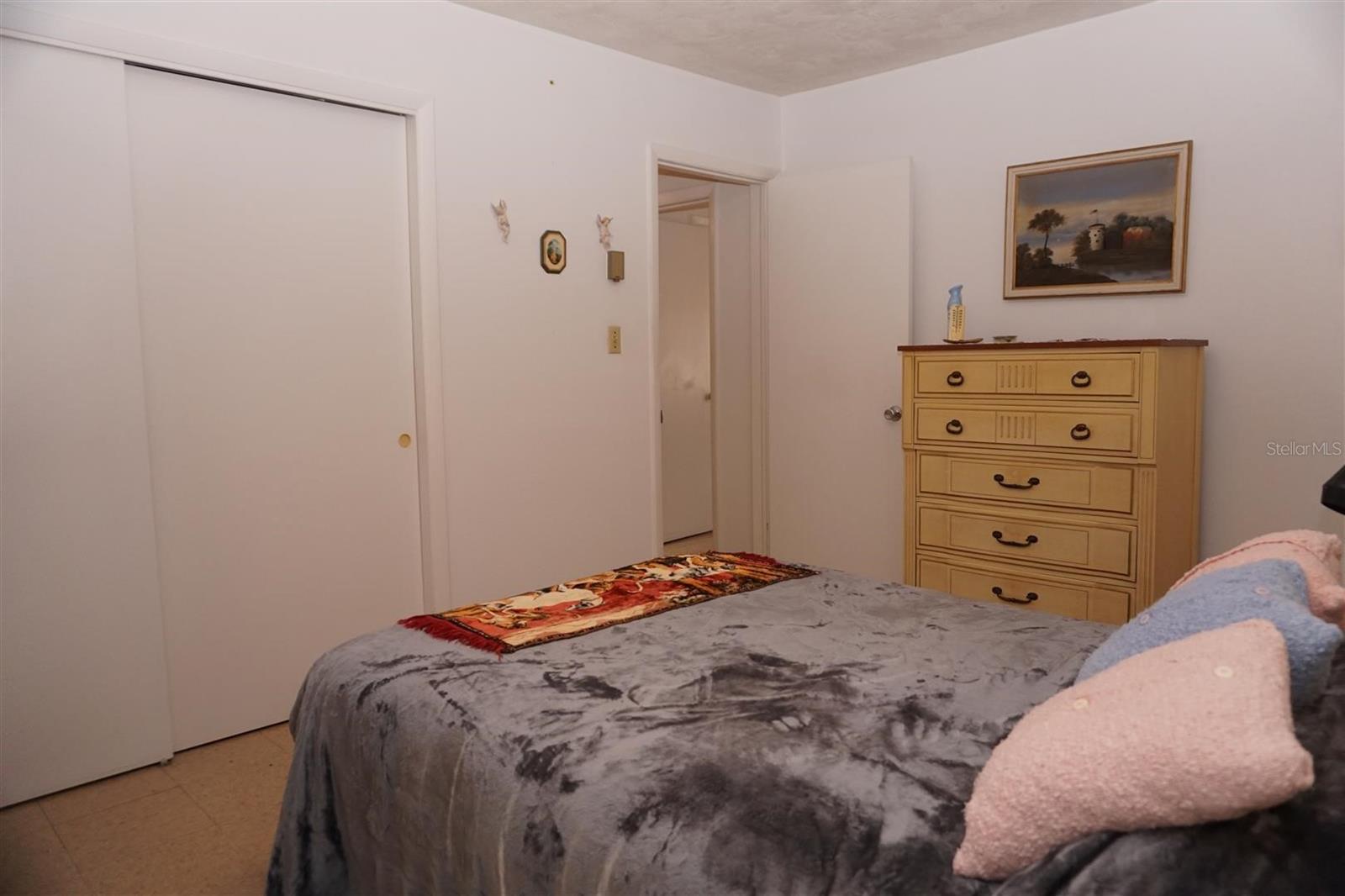 Image 34 of 41 For 17 Davis Street