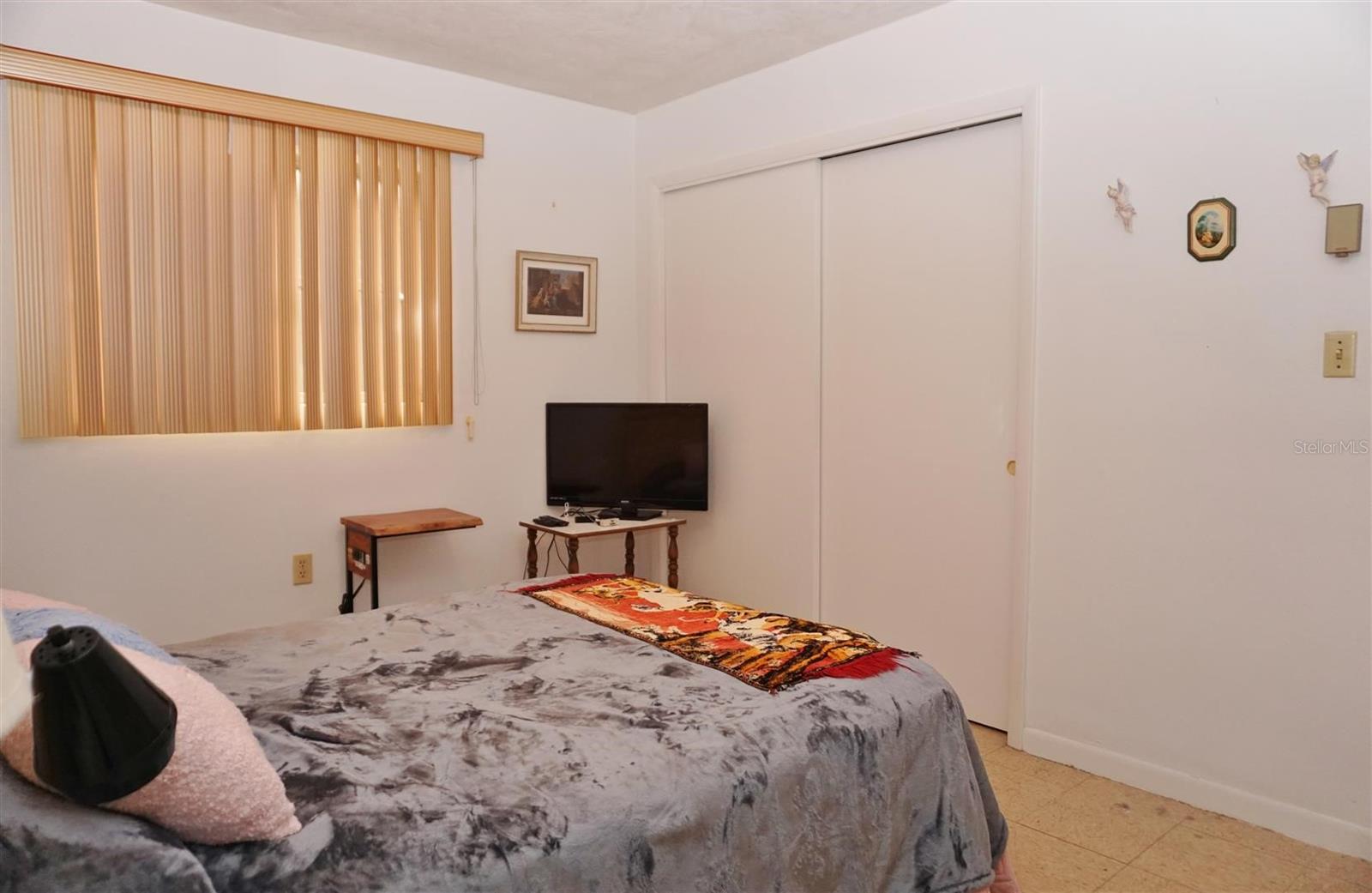 Image 35 of 41 For 17 Davis Street