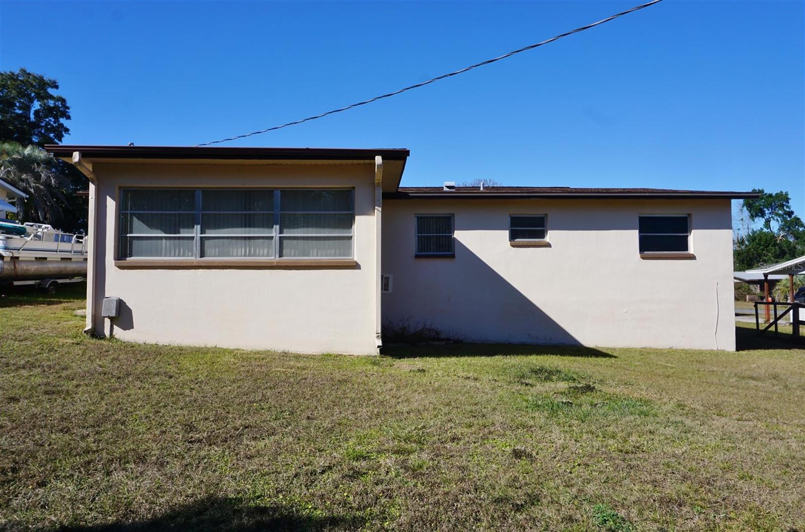 Image 38 of 41 For 17 Davis Street