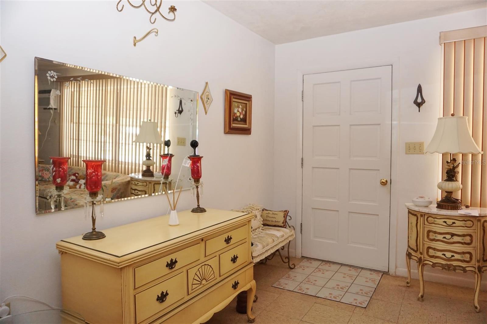 Image 4 of 41 For 17 Davis Street