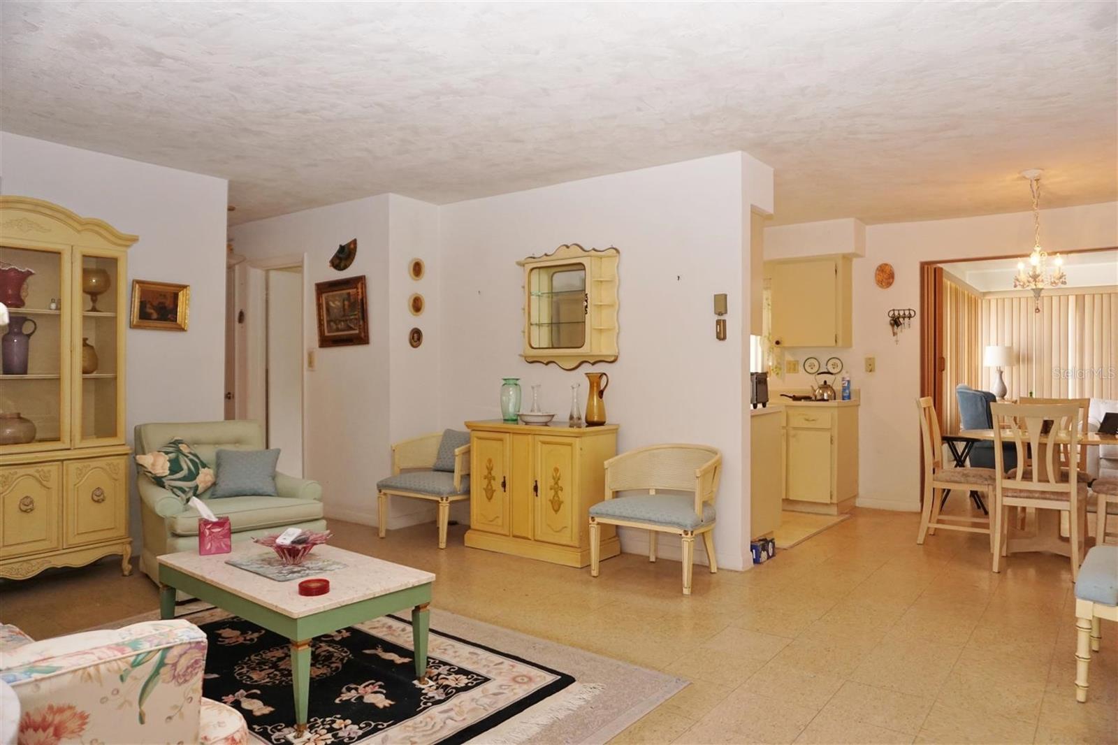 Image 5 of 41 For 17 Davis Street