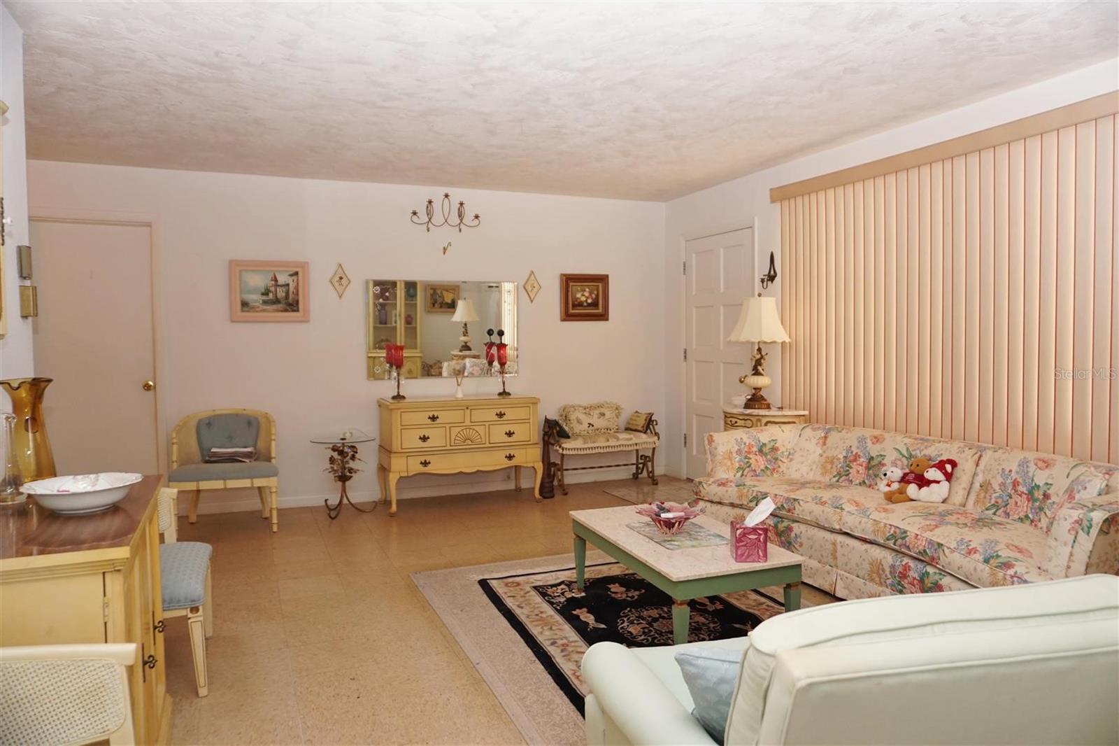 Image 7 of 41 For 17 Davis Street