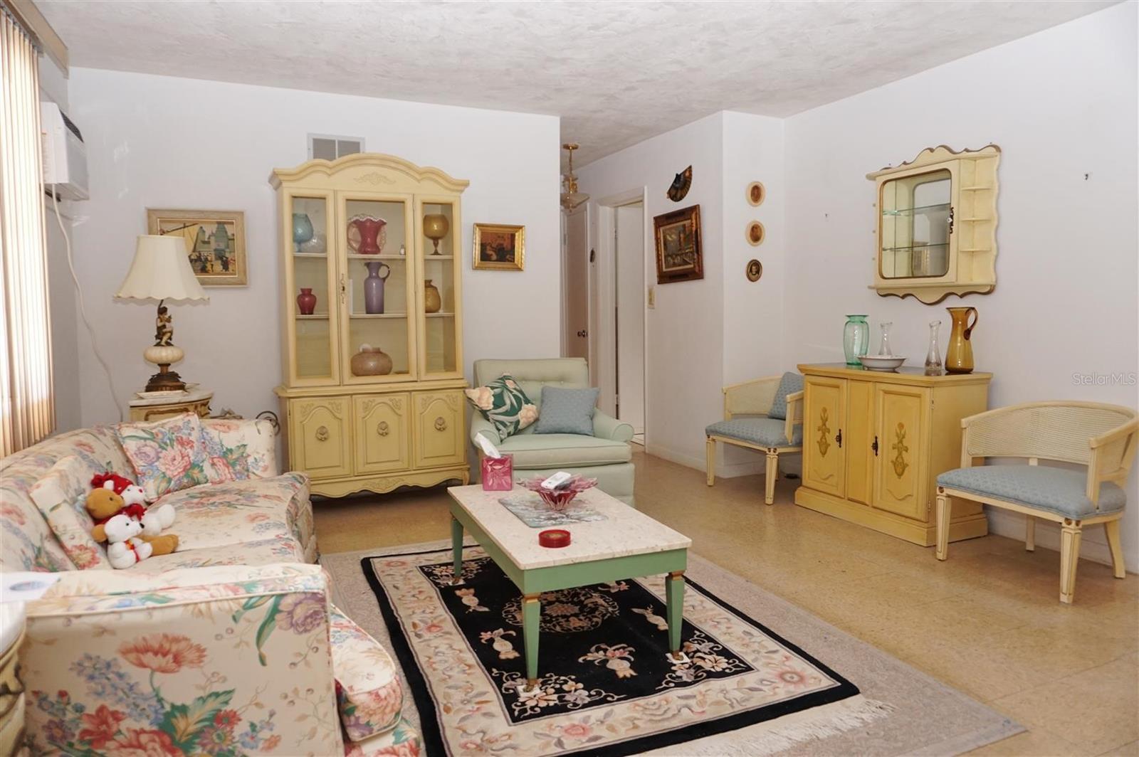 Image 9 of 41 For 17 Davis Street