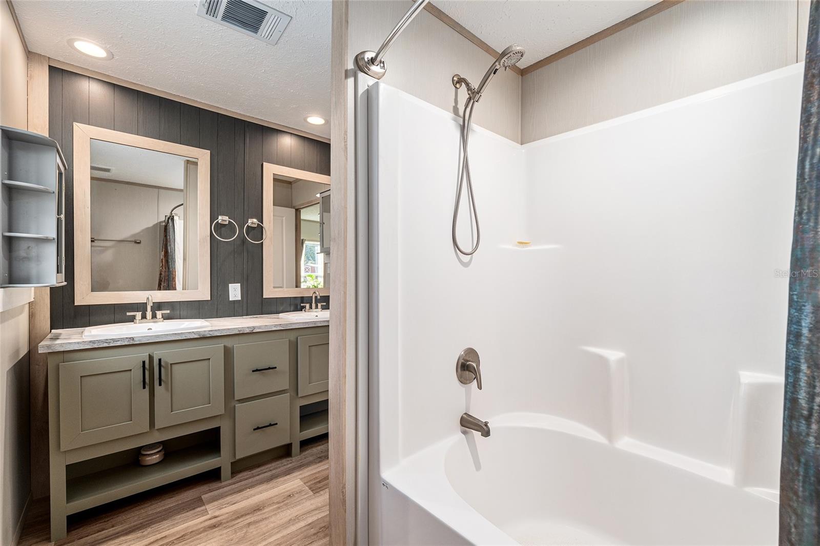 Image 20 of 45 For 14755 180th Street