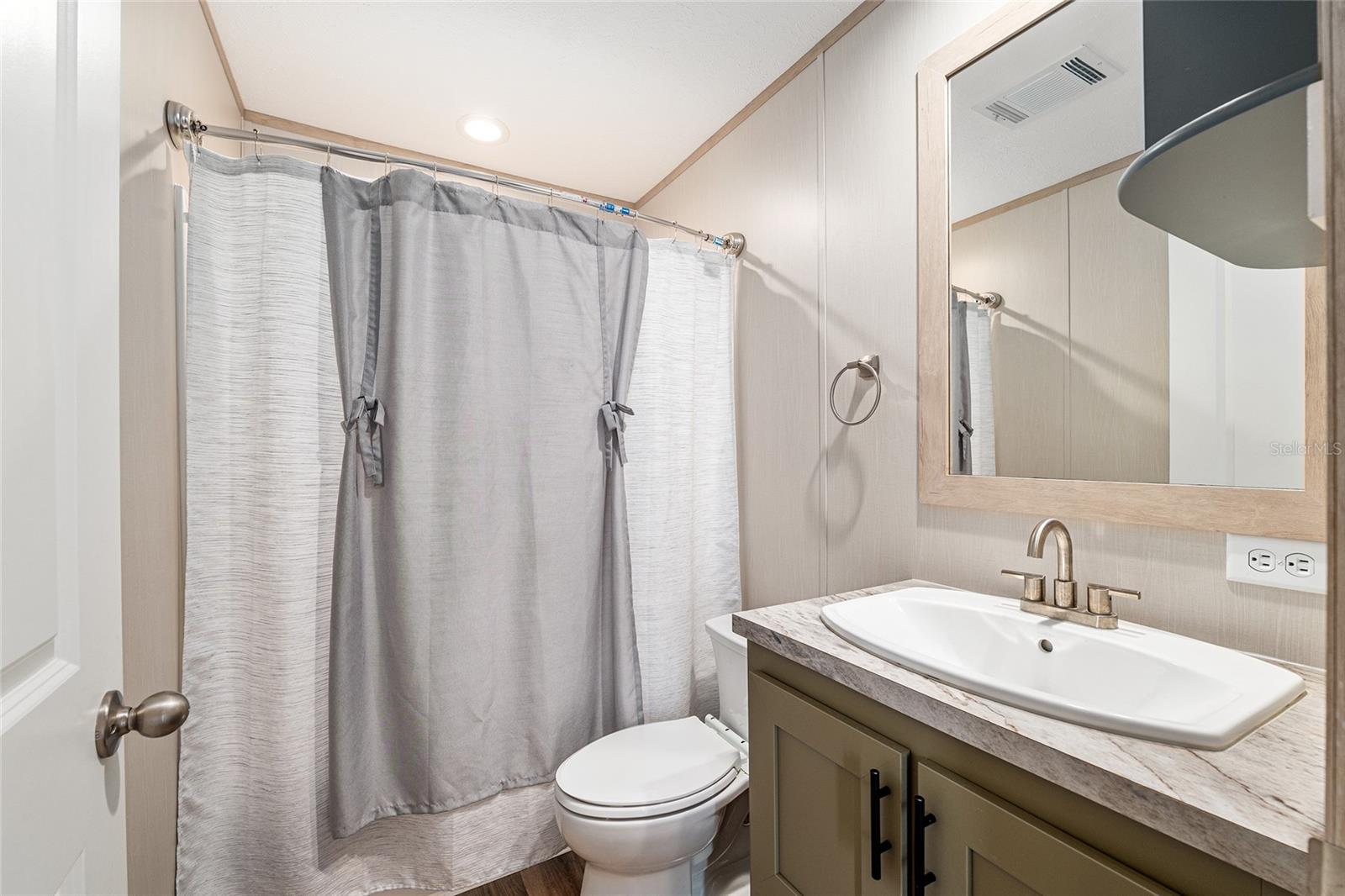 Image 22 of 45 For 14755 180th Street