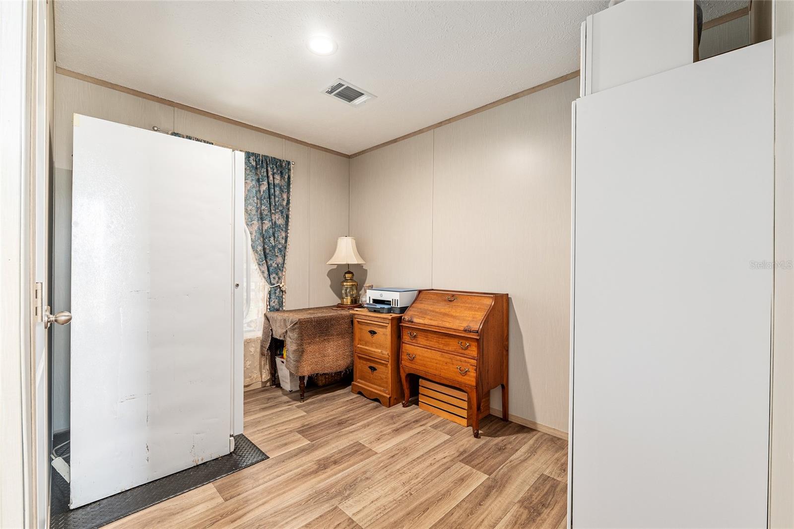 Image 23 of 45 For 14755 180th Street