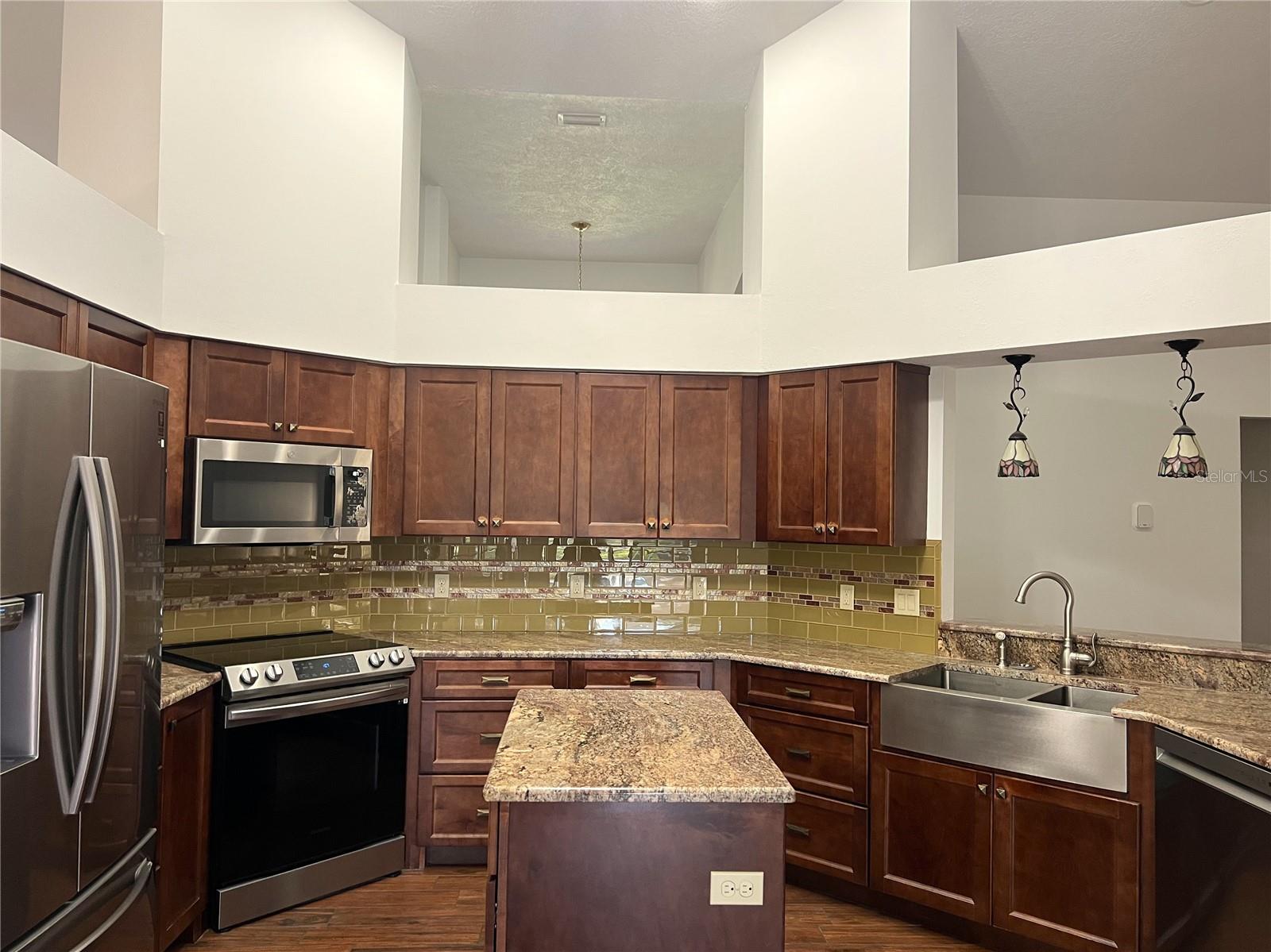 Image 13 of 63 For 19176 93rd Loop