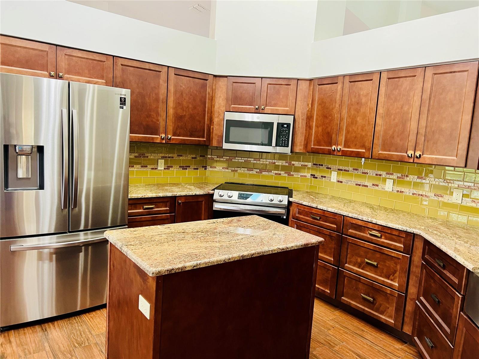 Image 15 of 63 For 19176 93rd Loop