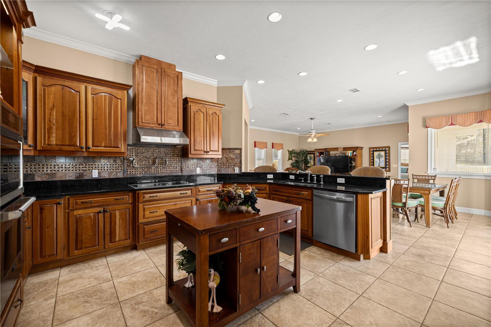 Image 10 of 70 For 6081 Pell Place