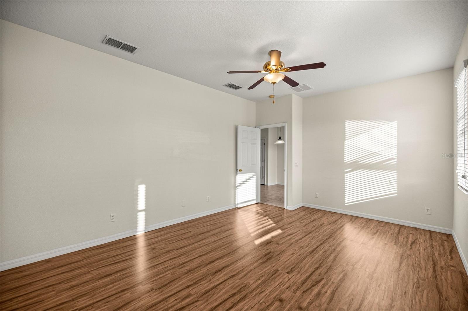 Image 18 of 40 For 6741 64th Terrace