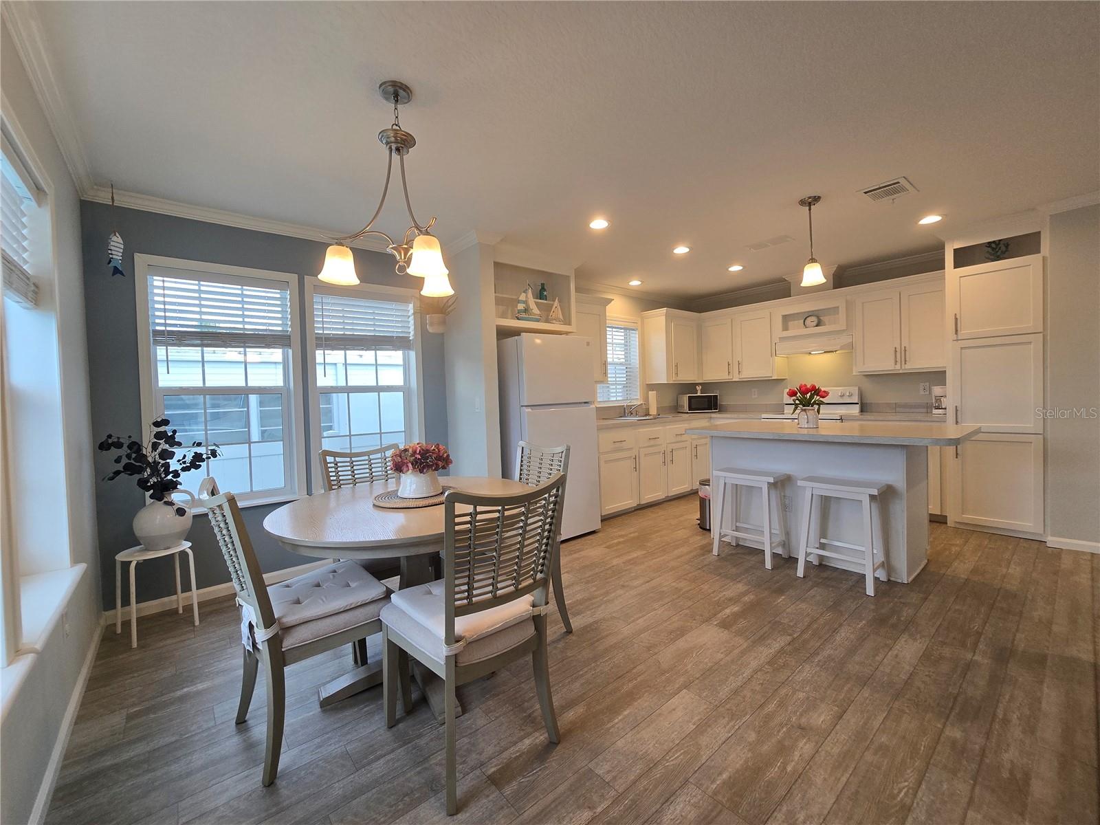 Image 11 of 46 For 919 50th Avenue W