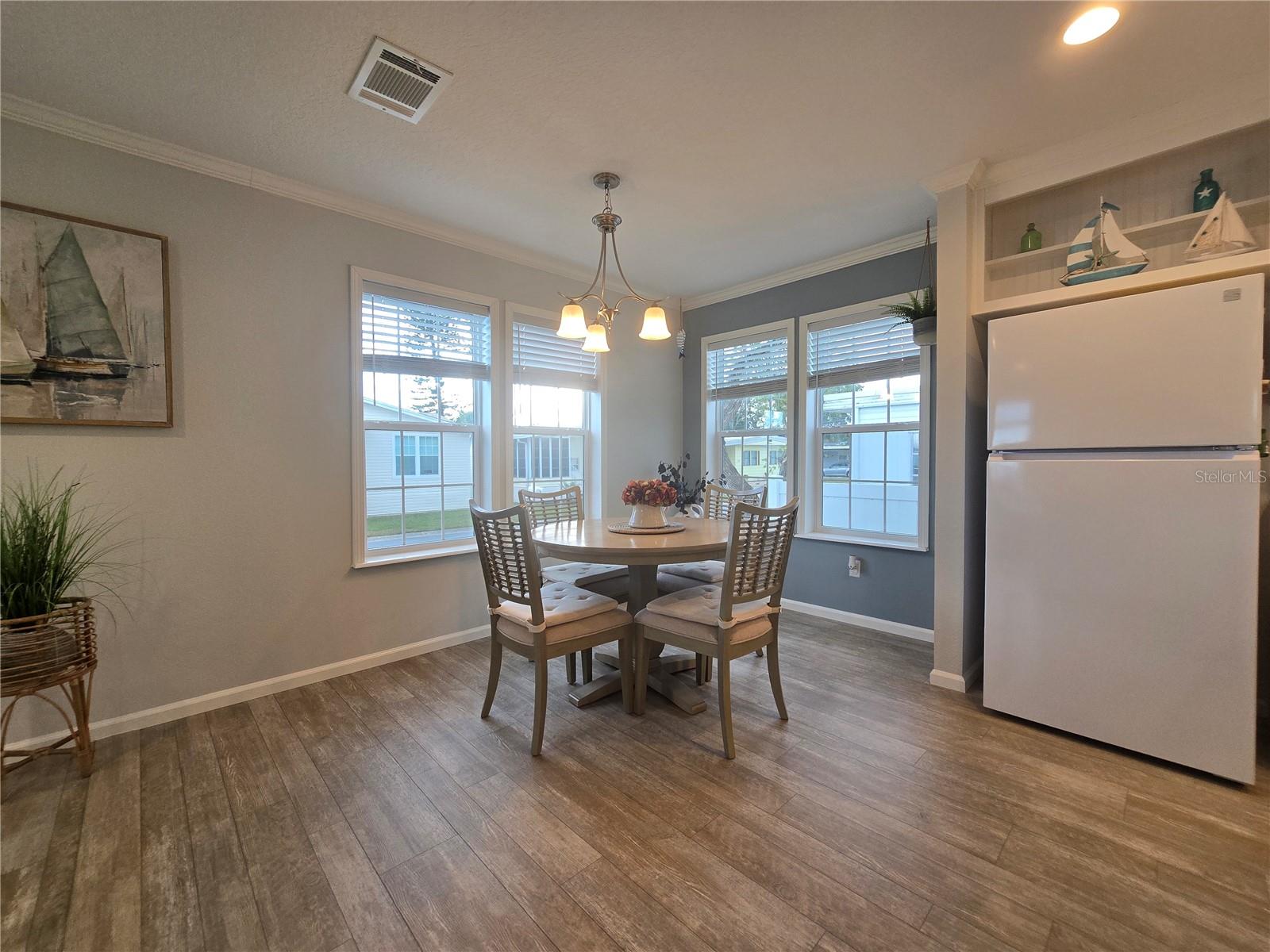 Image 12 of 46 For 919 50th Avenue W