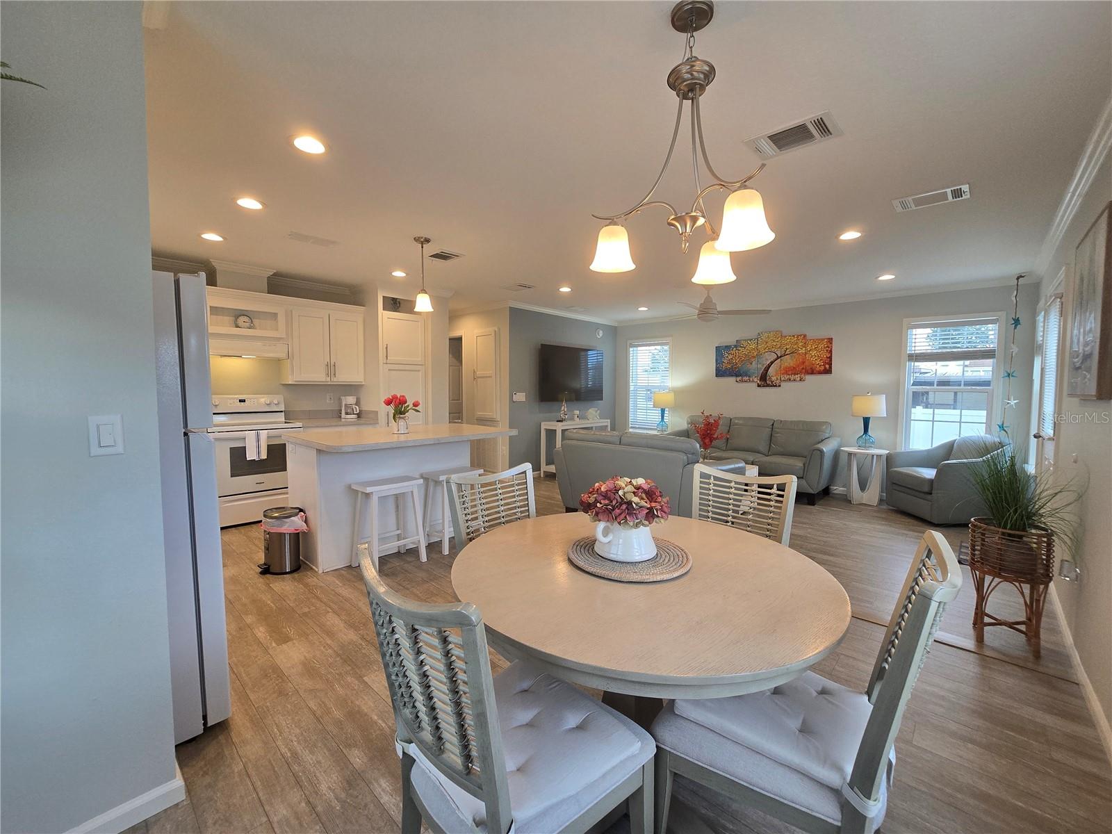 Image 13 of 46 For 919 50th Avenue W