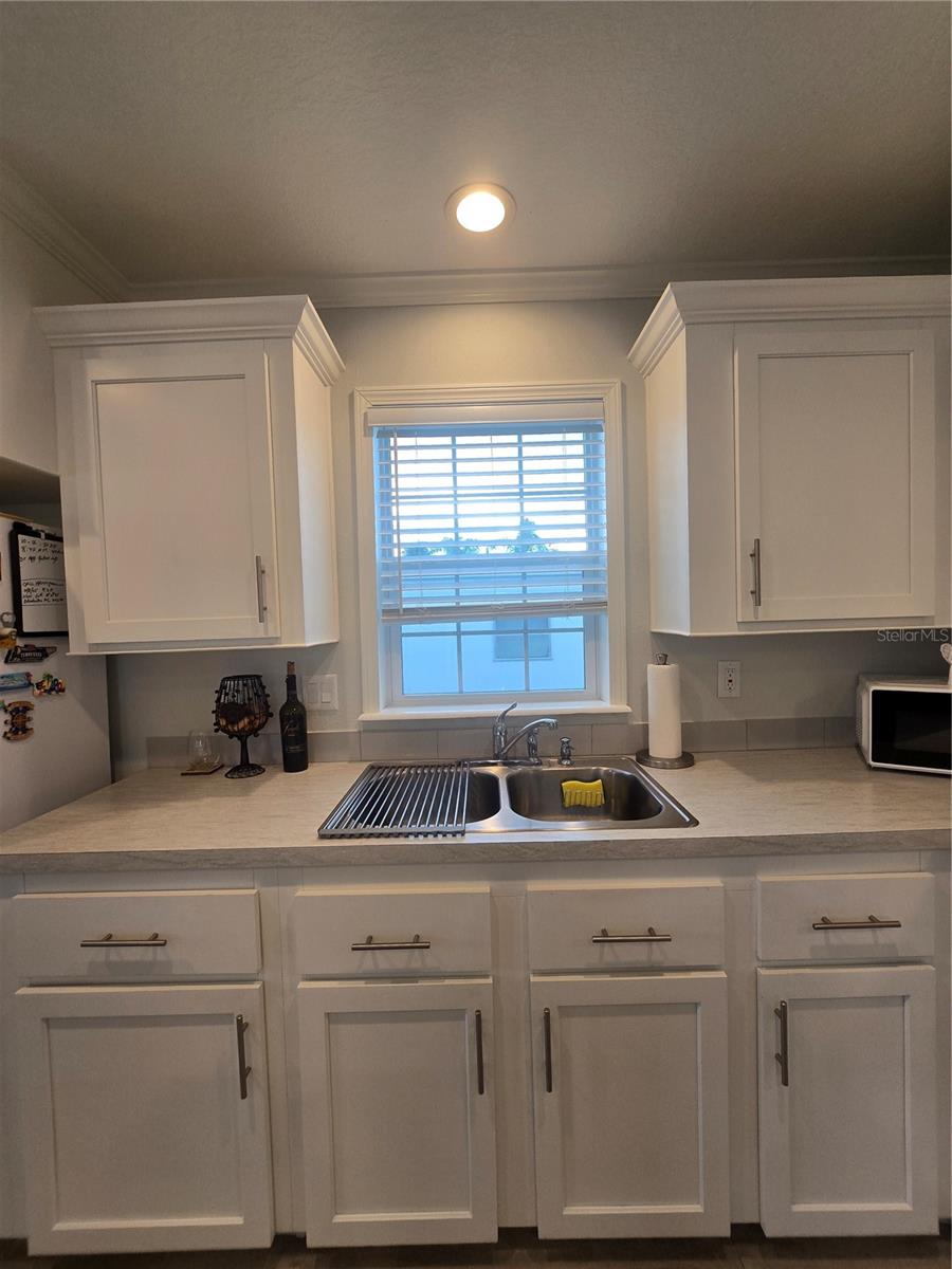 Image 15 of 46 For 919 50th Avenue W