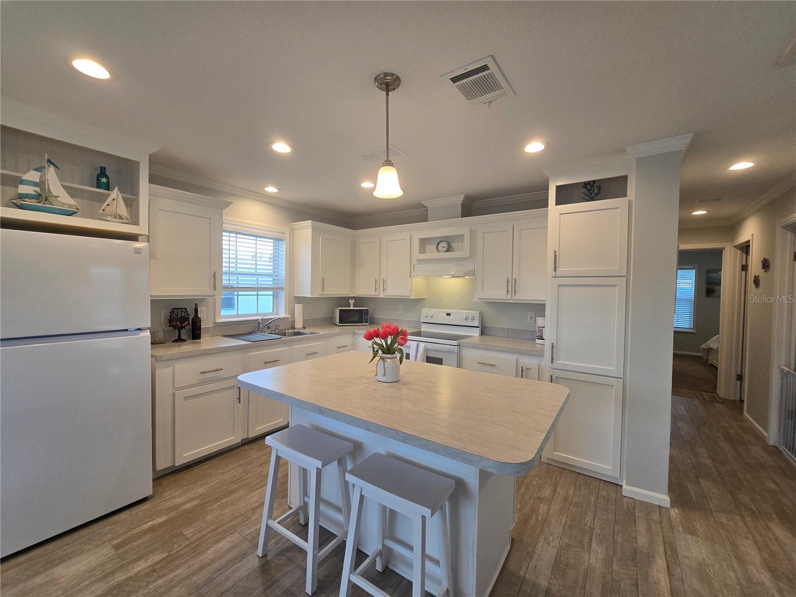 Image 18 of 46 For 919 50th Avenue W