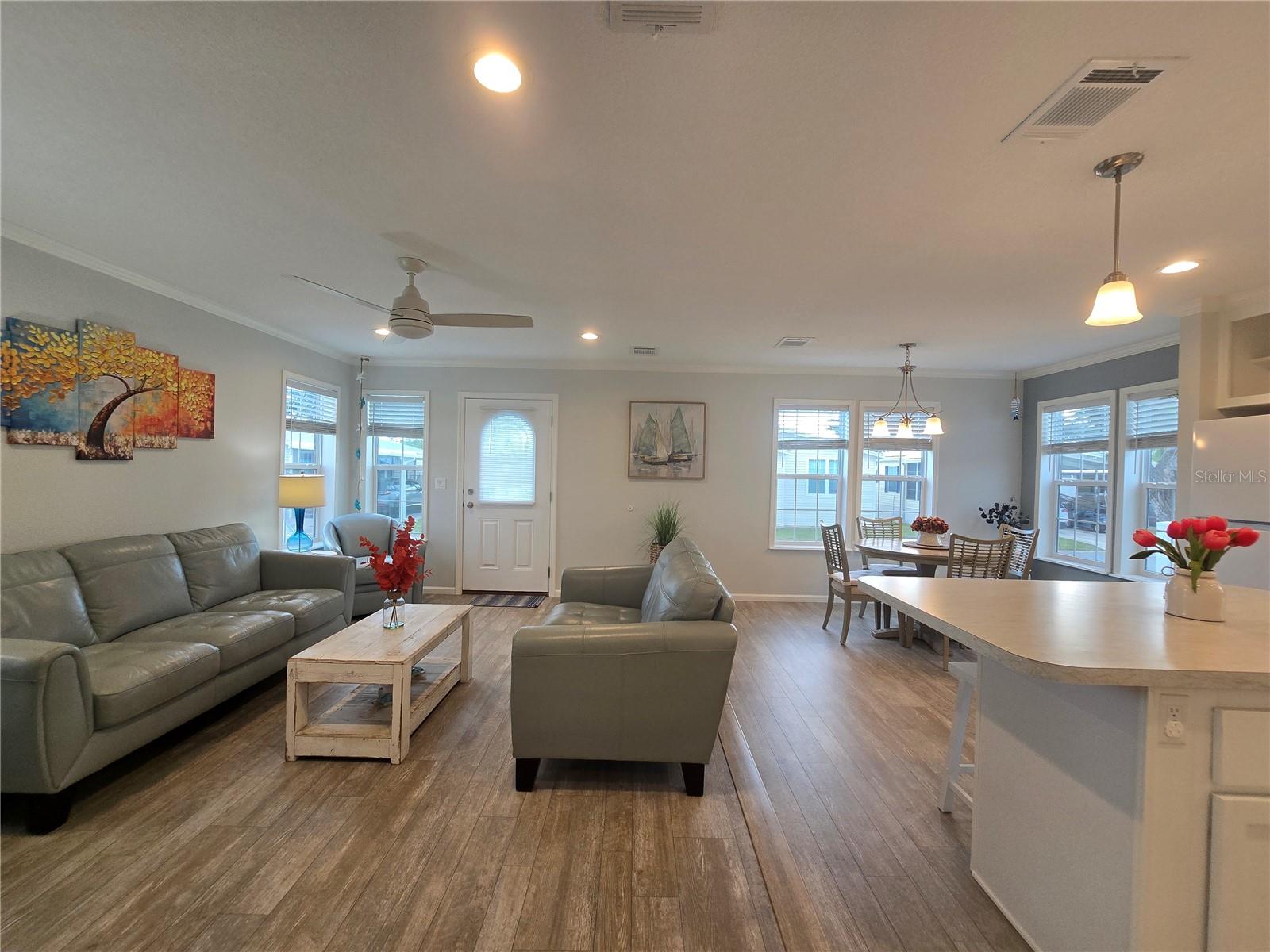 Image 19 of 46 For 919 50th Avenue W