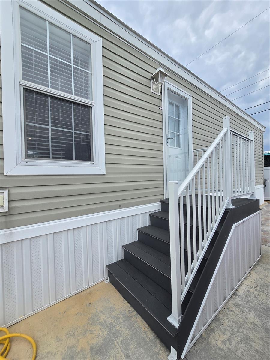 Image 2 of 46 For 919 50th Avenue W