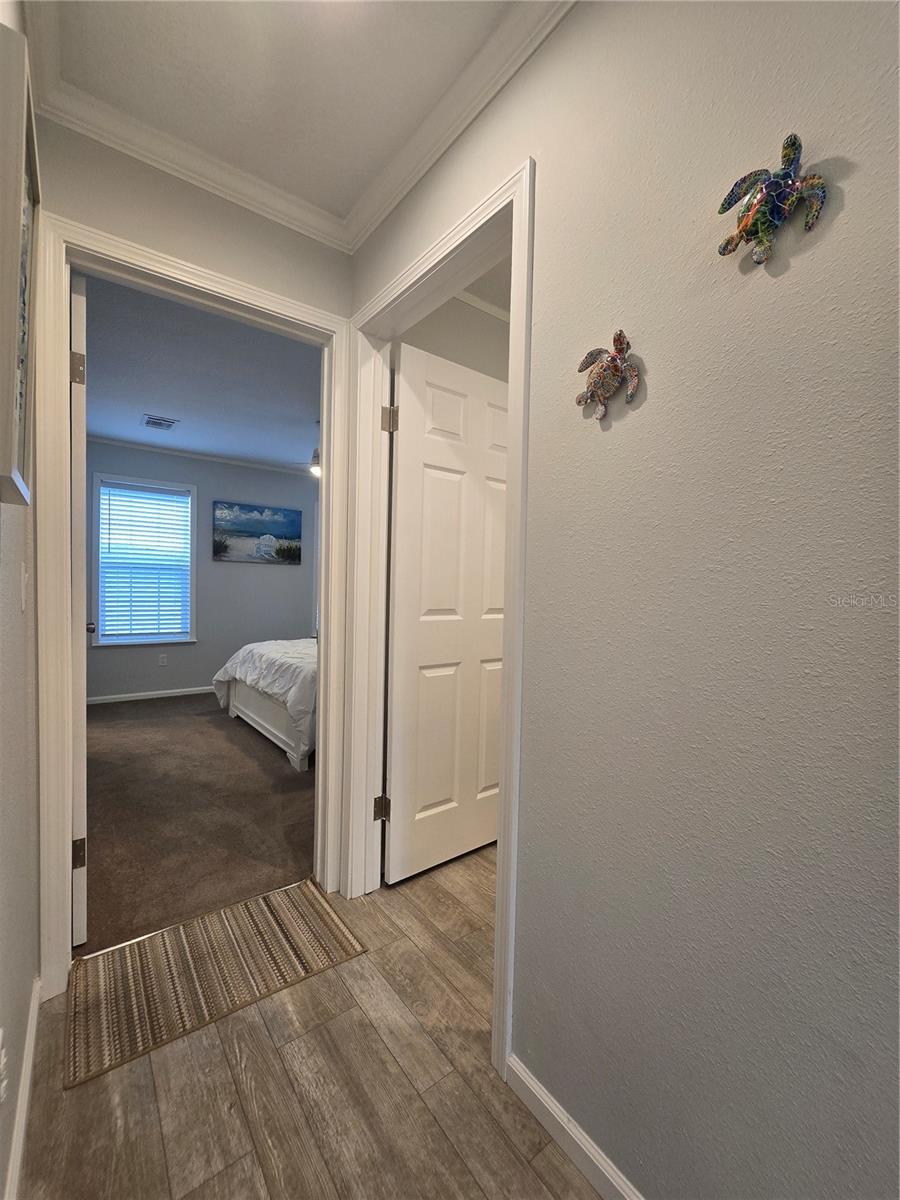 Image 25 of 46 For 919 50th Avenue W