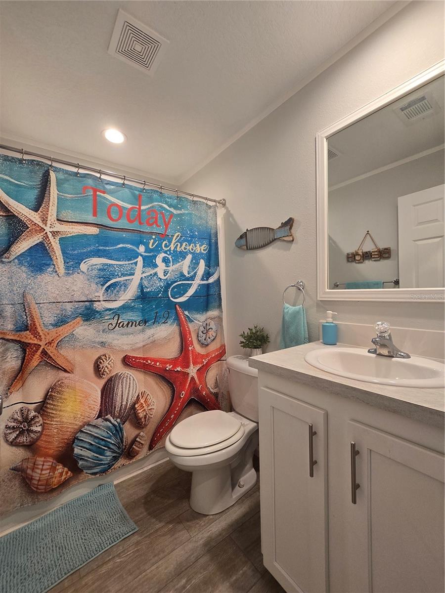 Image 26 of 46 For 919 50th Avenue W