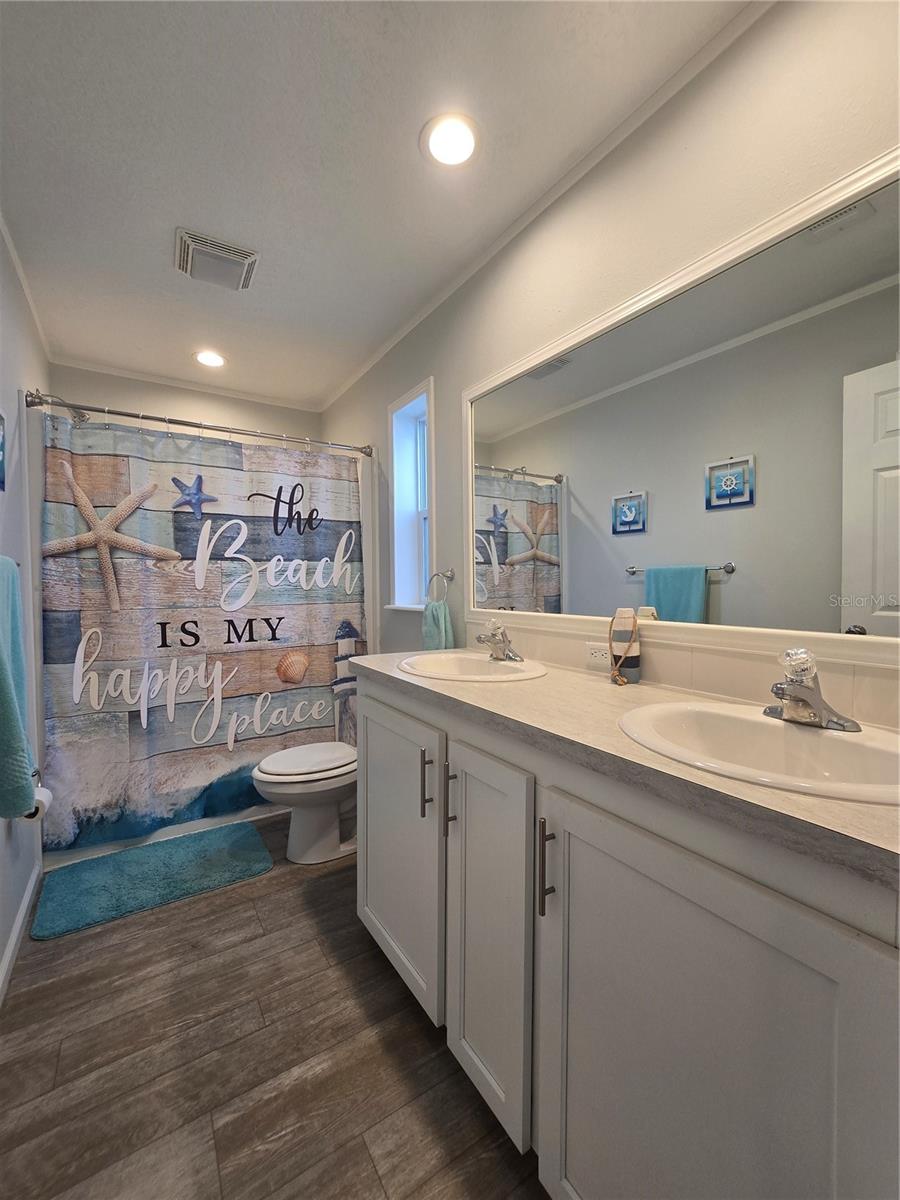 Image 30 of 46 For 919 50th Avenue W