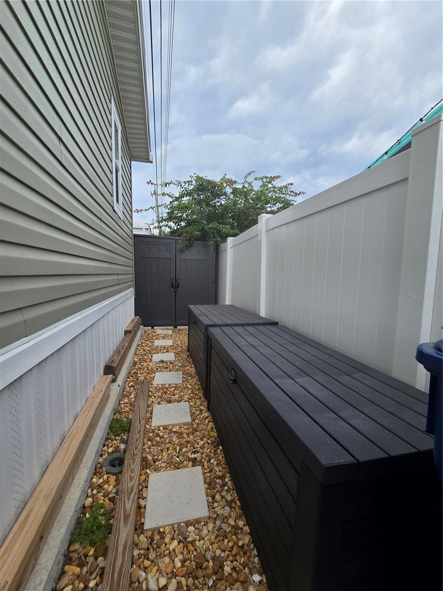 Image 4 of 46 For 919 50th Avenue W