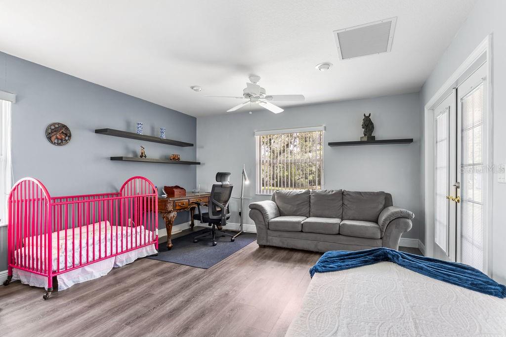 Image 13 of 25 For 10360 48th Avenue