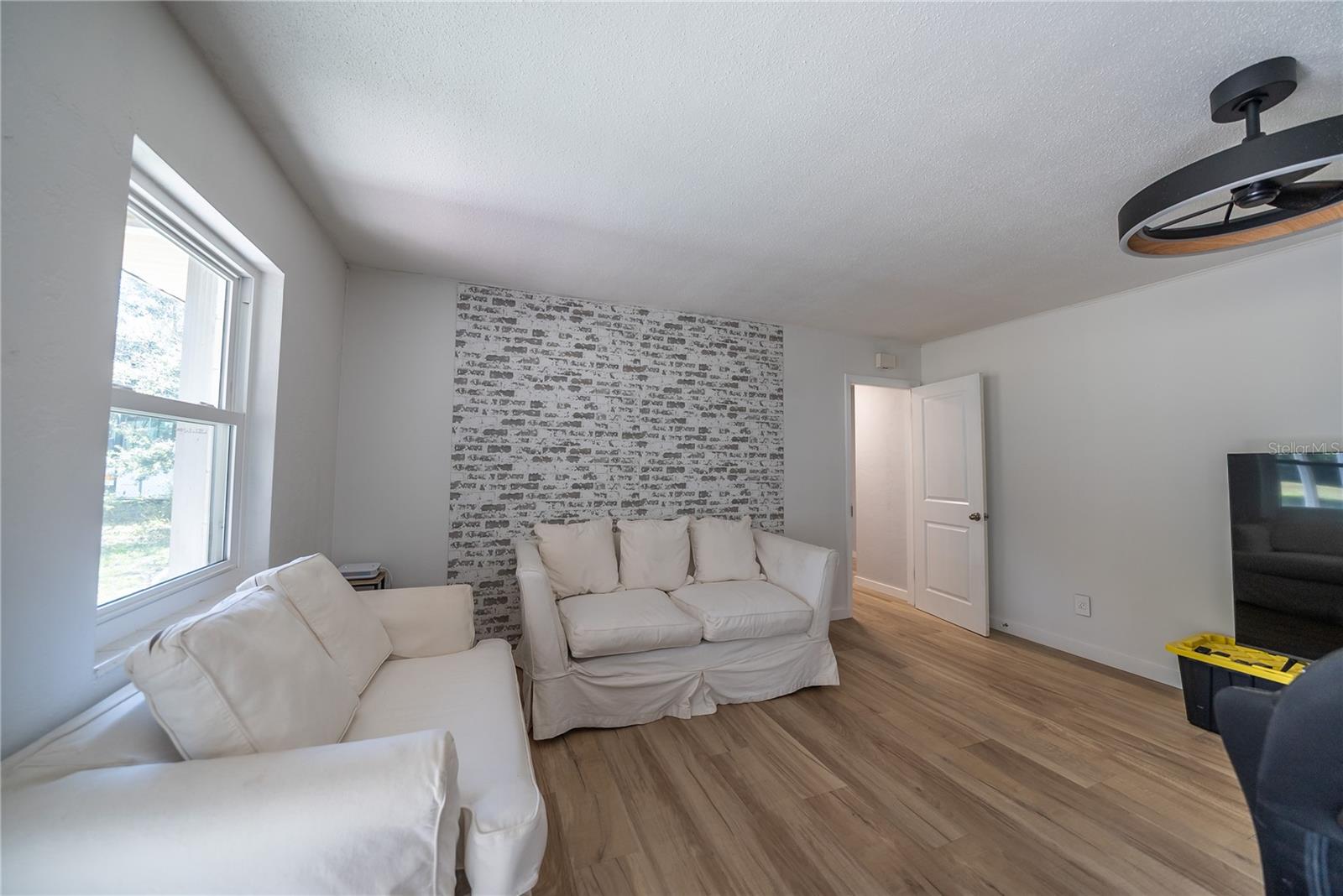 Image 16 of 44 For 831 41st Avenue