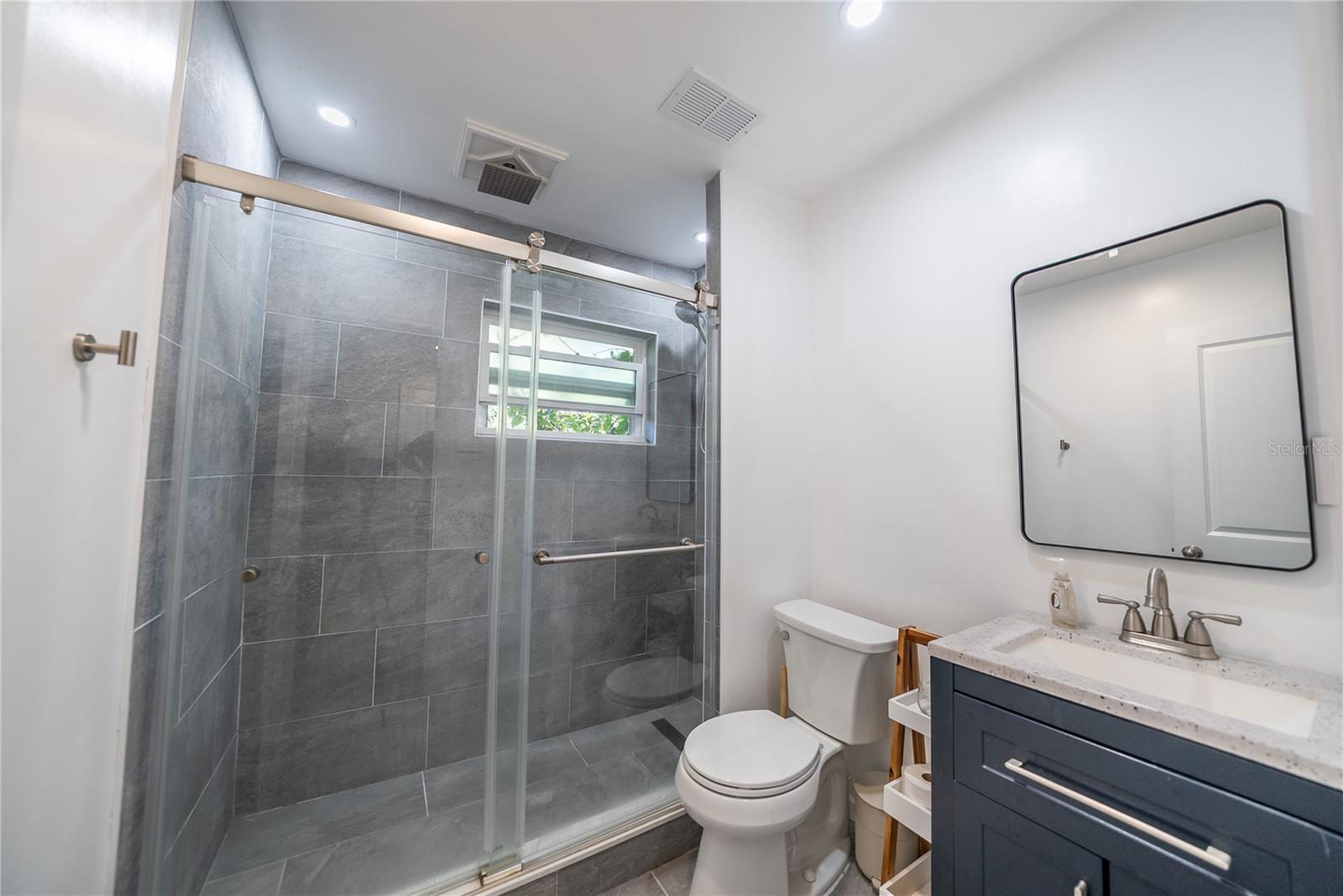 Image 20 of 44 For 831 41st Avenue