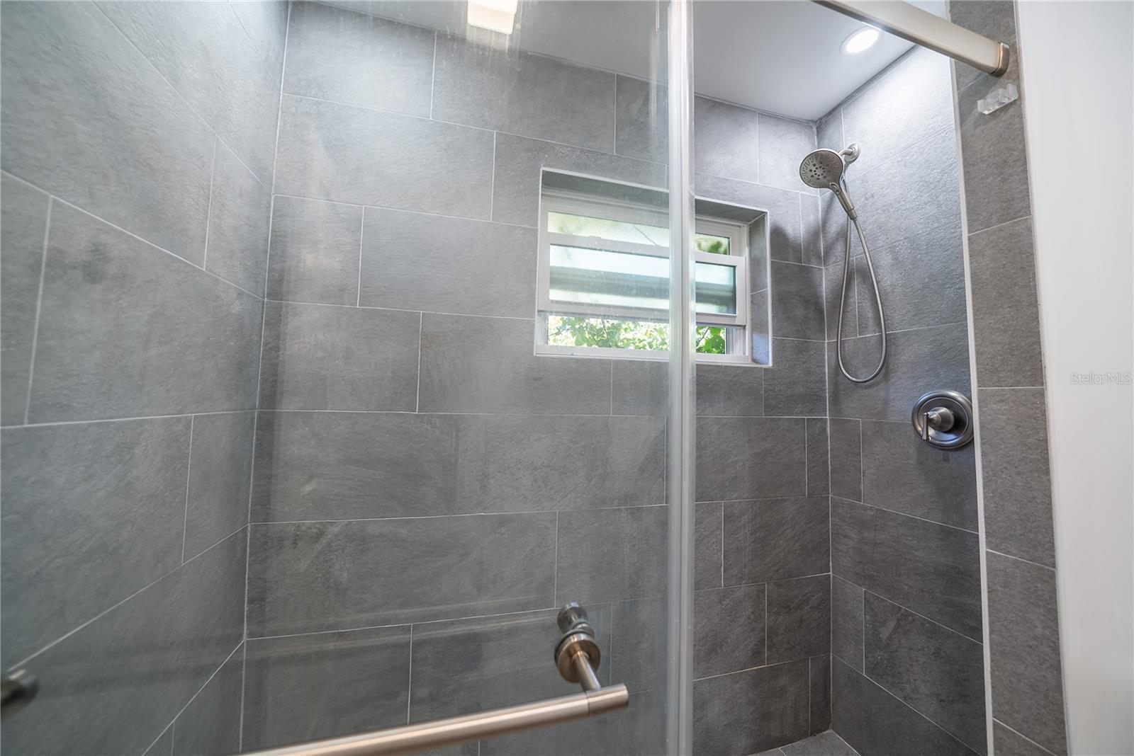 Image 21 of 44 For 831 41st Avenue