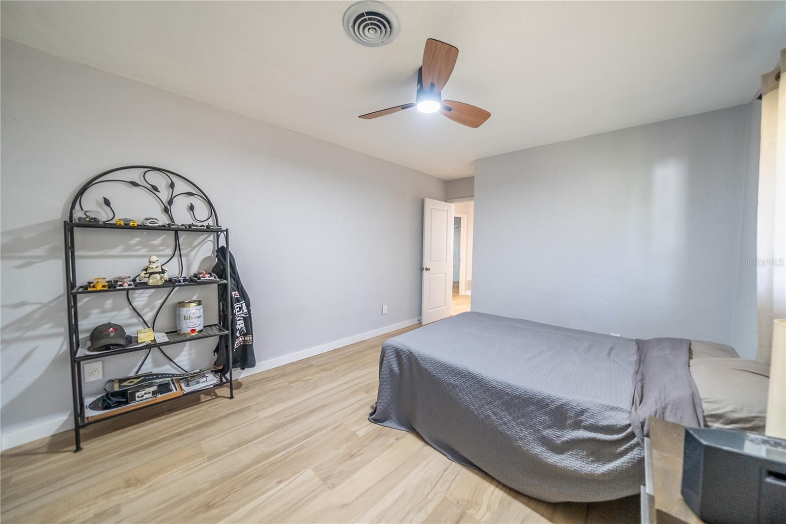 Image 25 of 44 For 831 41st Avenue