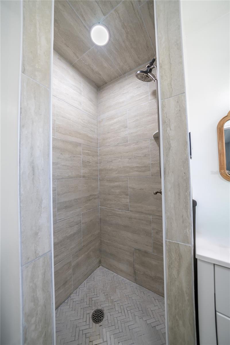 Image 29 of 44 For 831 41st Avenue