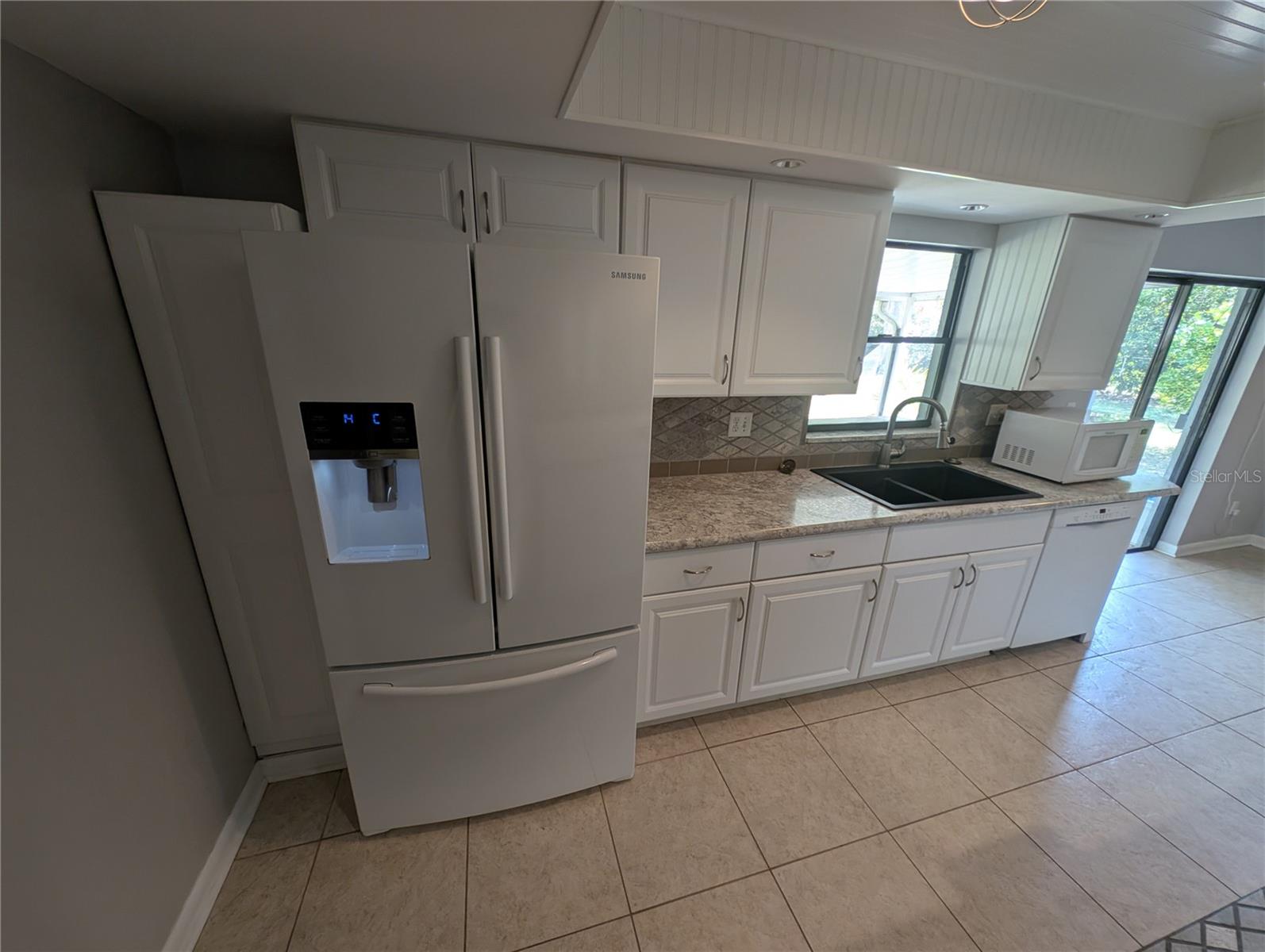 Image 12 of 37 For 2409 Shelly Avenue