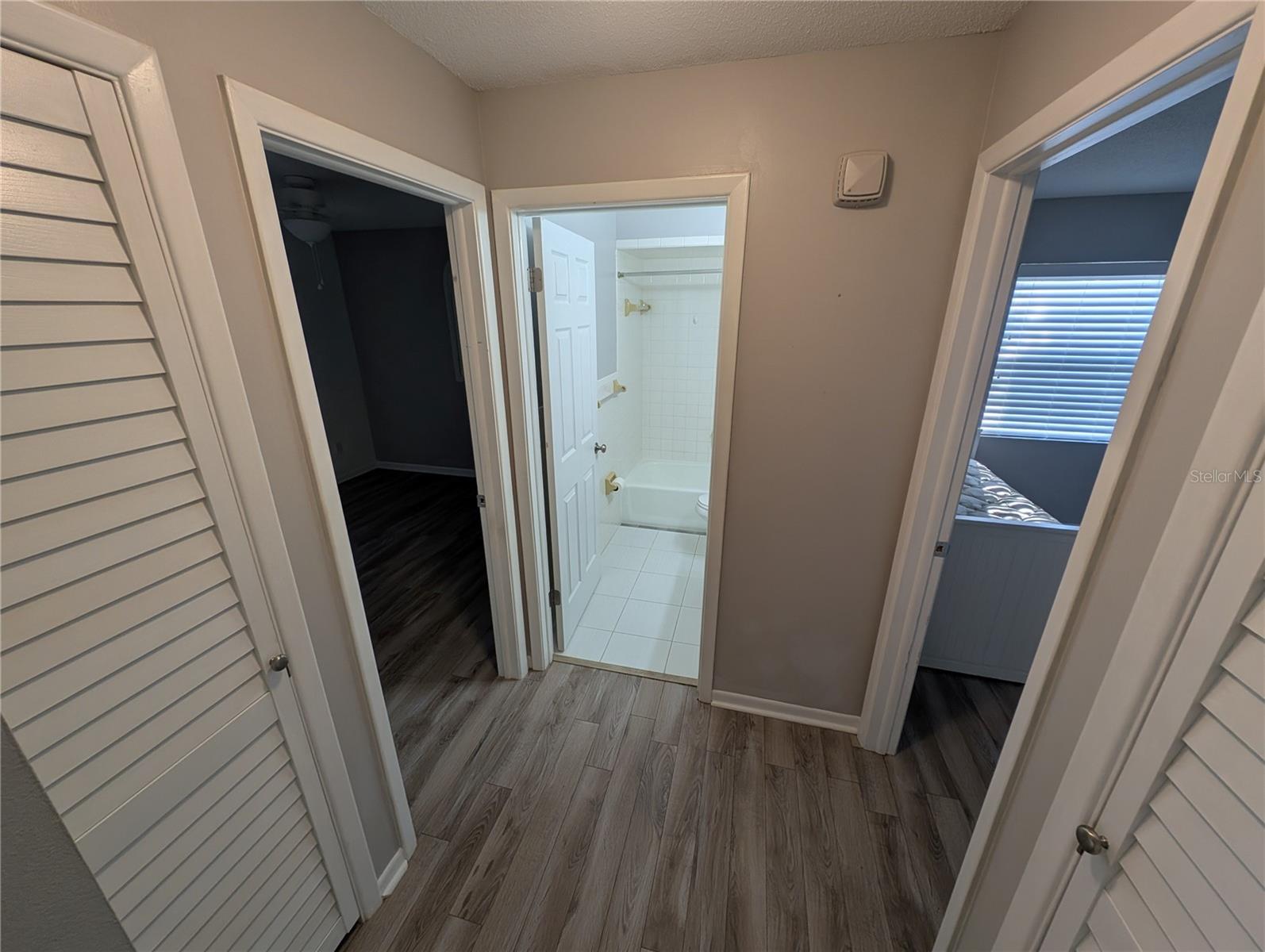 Image 20 of 37 For 2409 Shelly Avenue