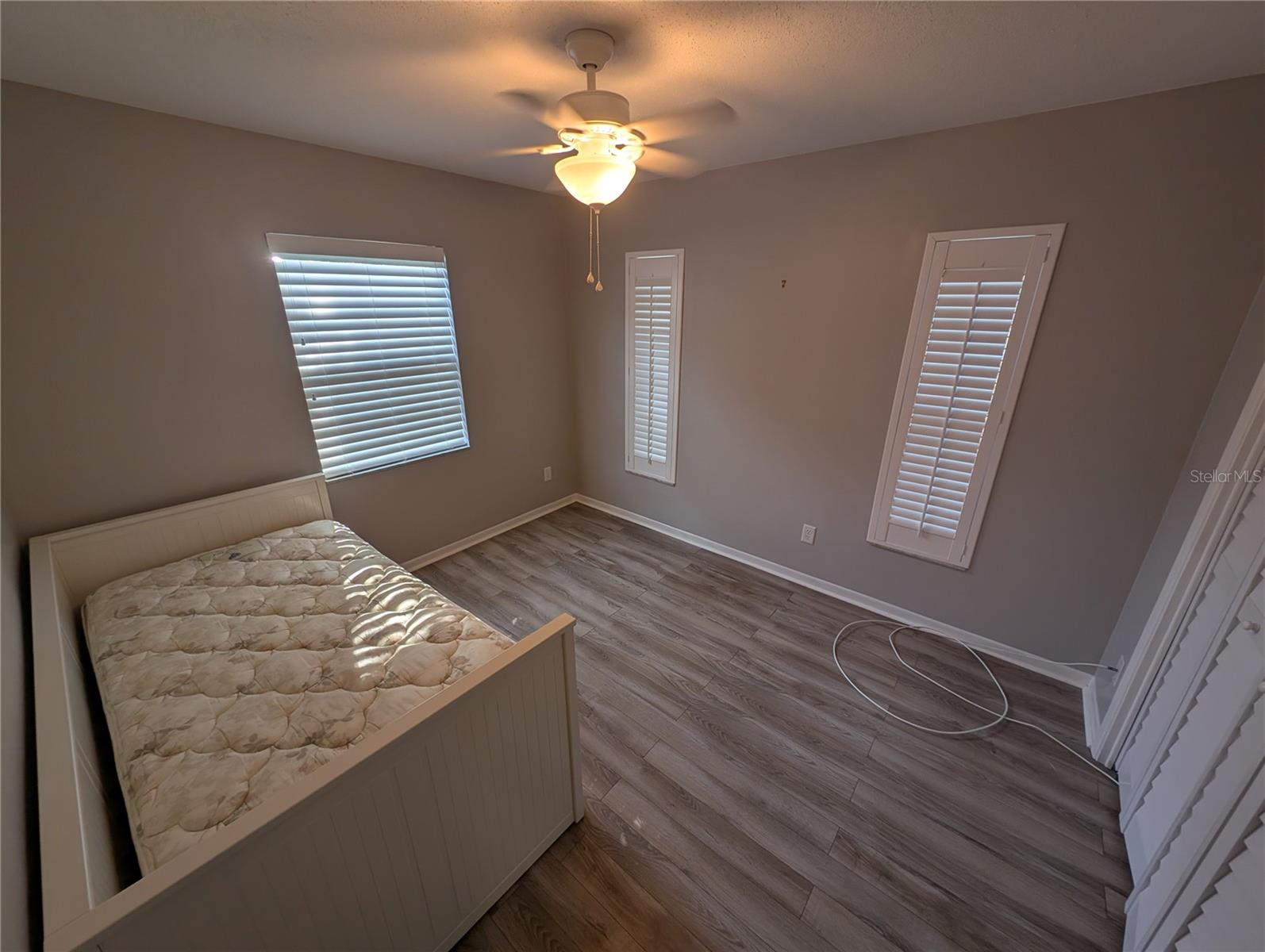 Image 22 of 37 For 2409 Shelly Avenue