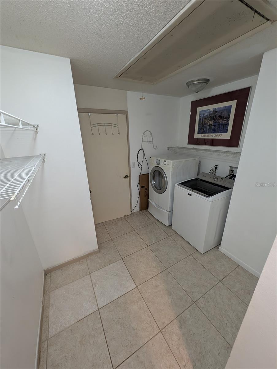 Image 28 of 37 For 2409 Shelly Avenue