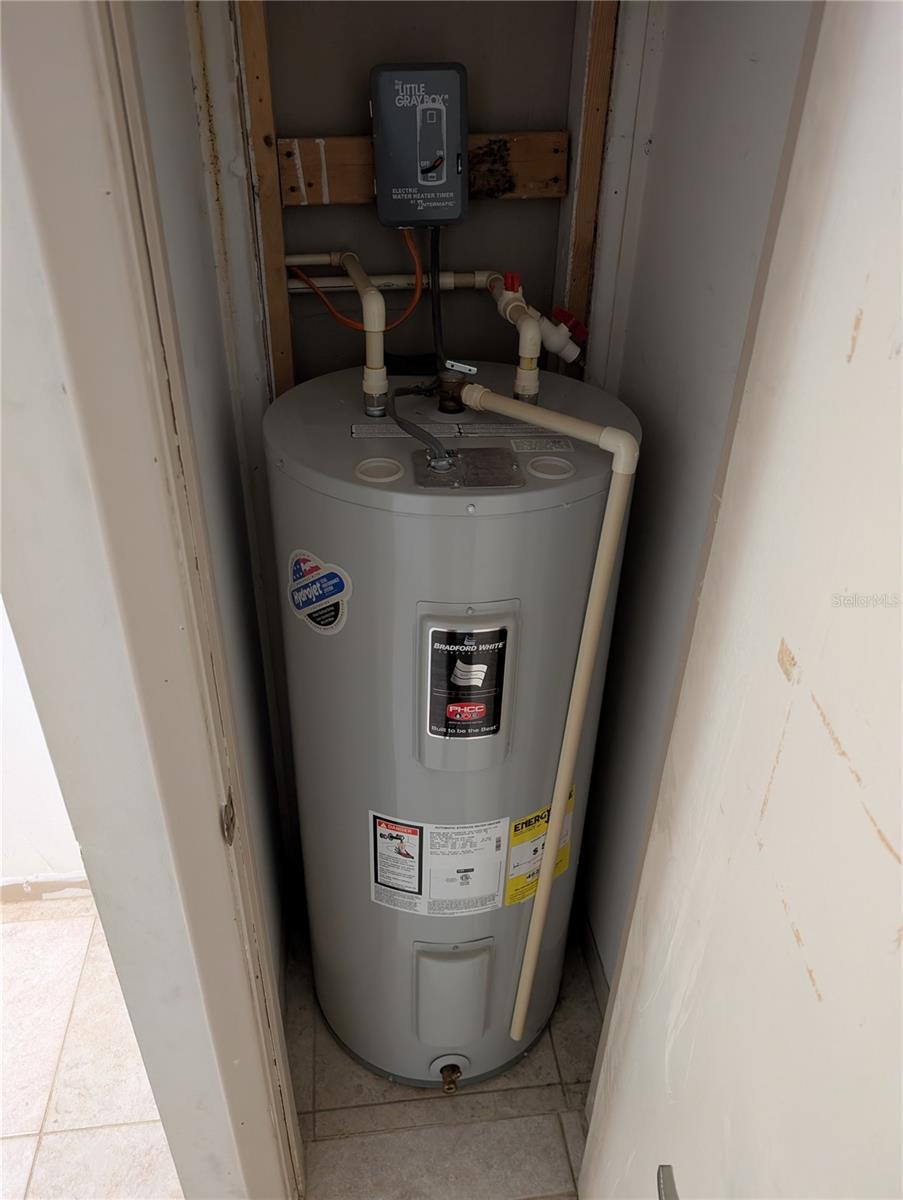 Image 30 of 37 For 2409 Shelly Avenue