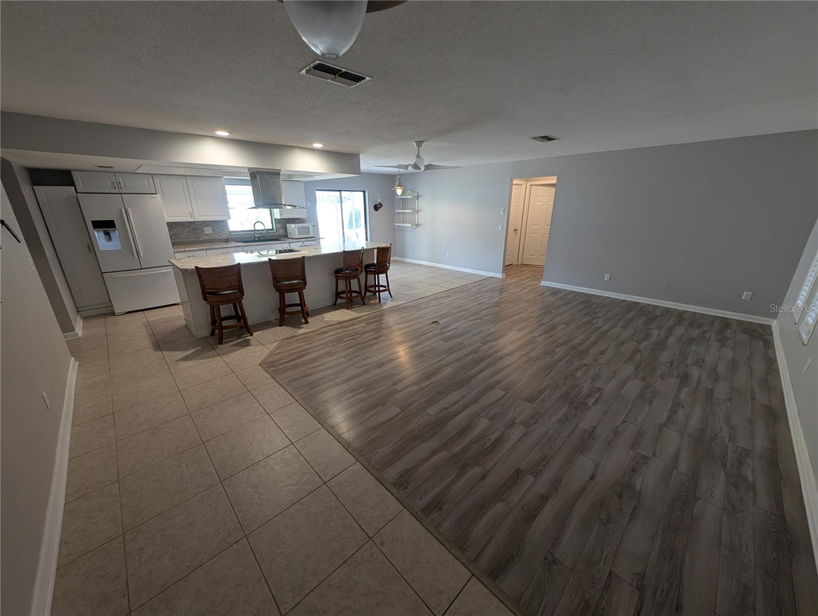 Image 9 of 37 For 2409 Shelly Avenue