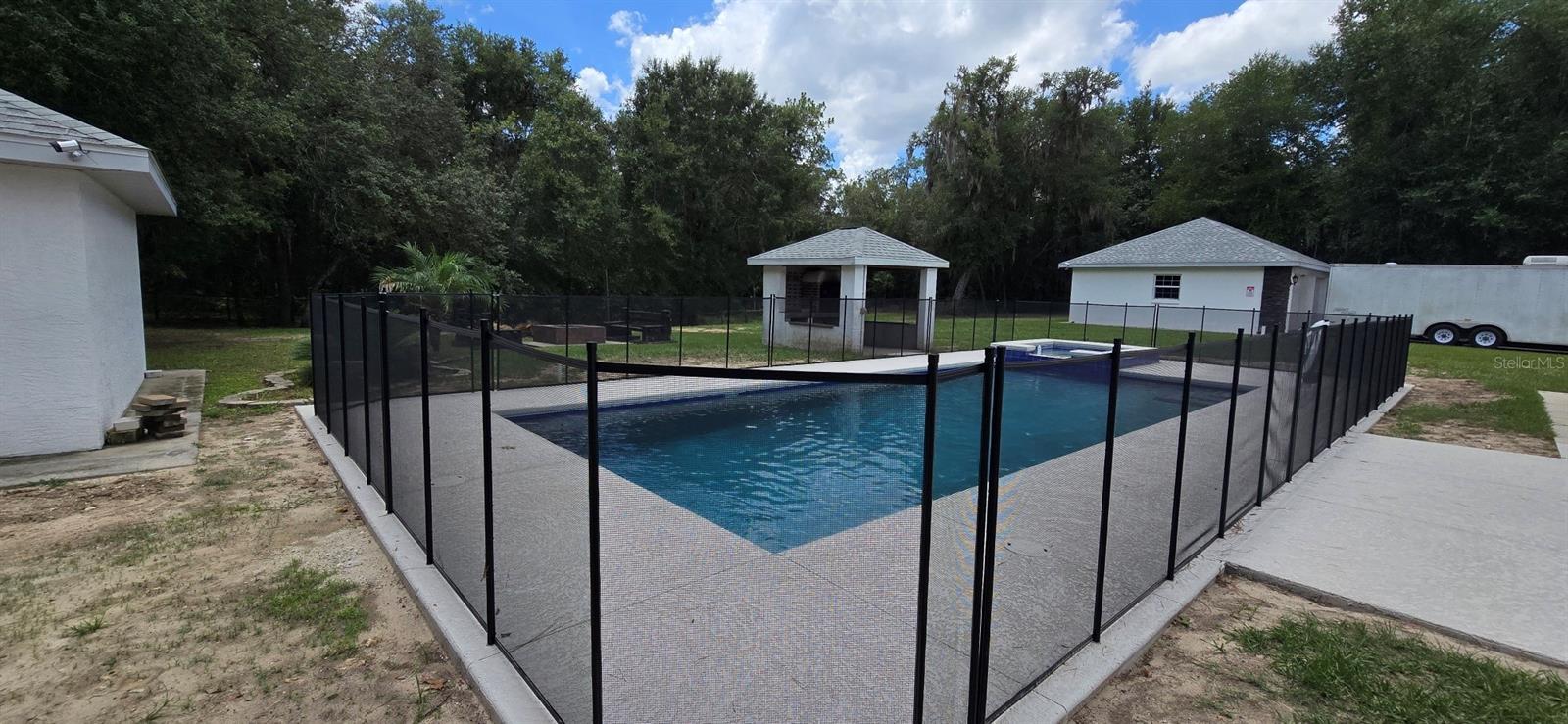 Image 5 of 24 For 5906 172nd Loop