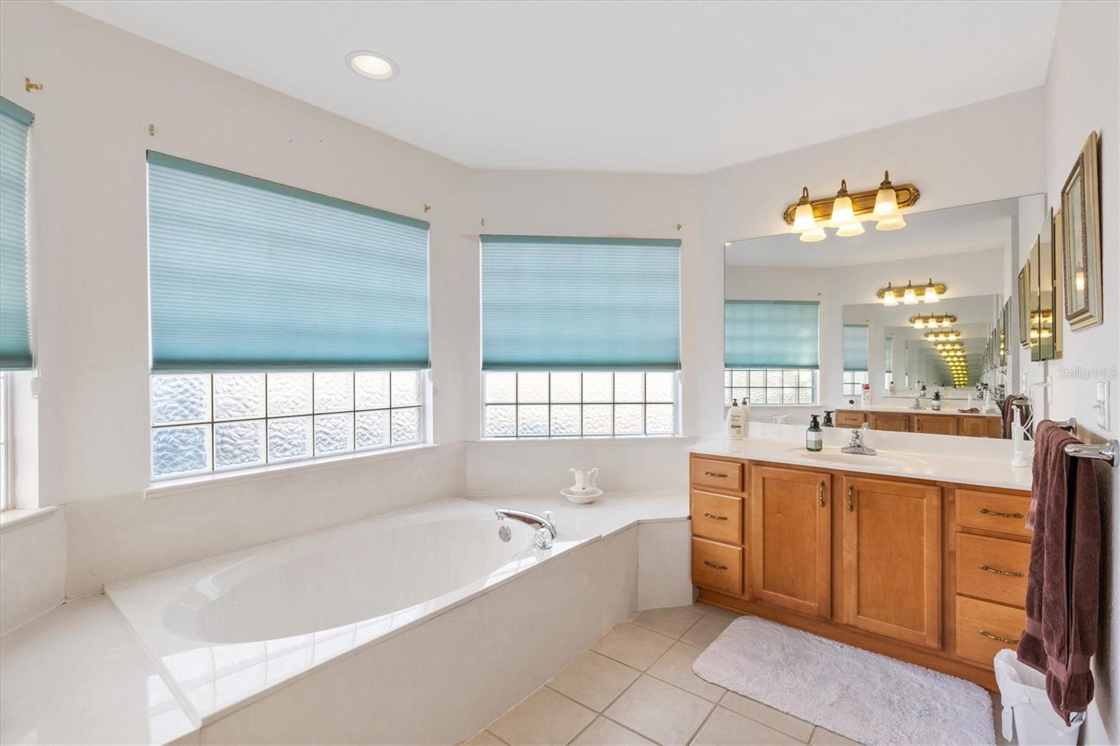 Image 18 of 51 For 11193 173rd Place