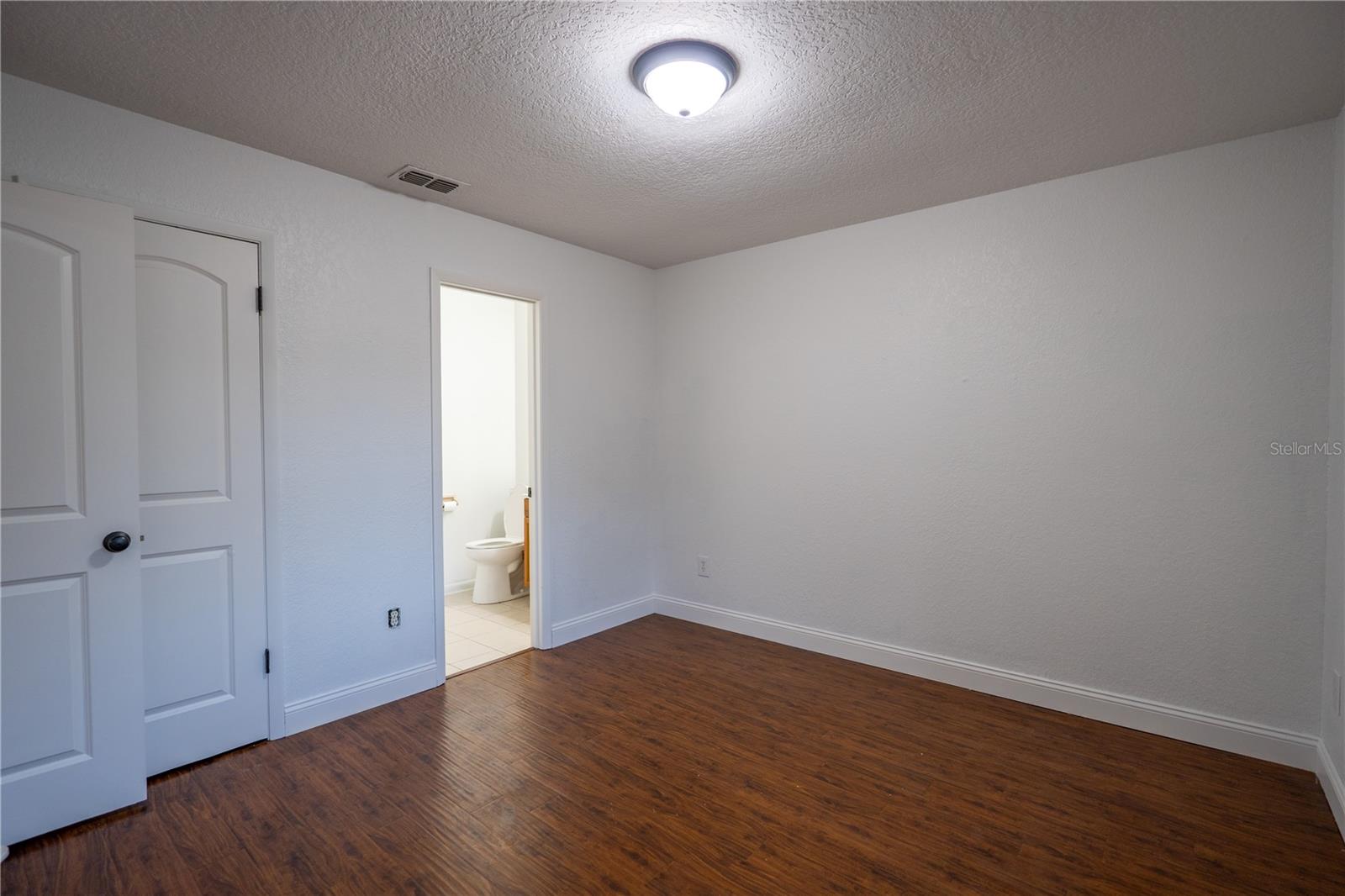 Image 10 of 25 For 5266 103rd Street