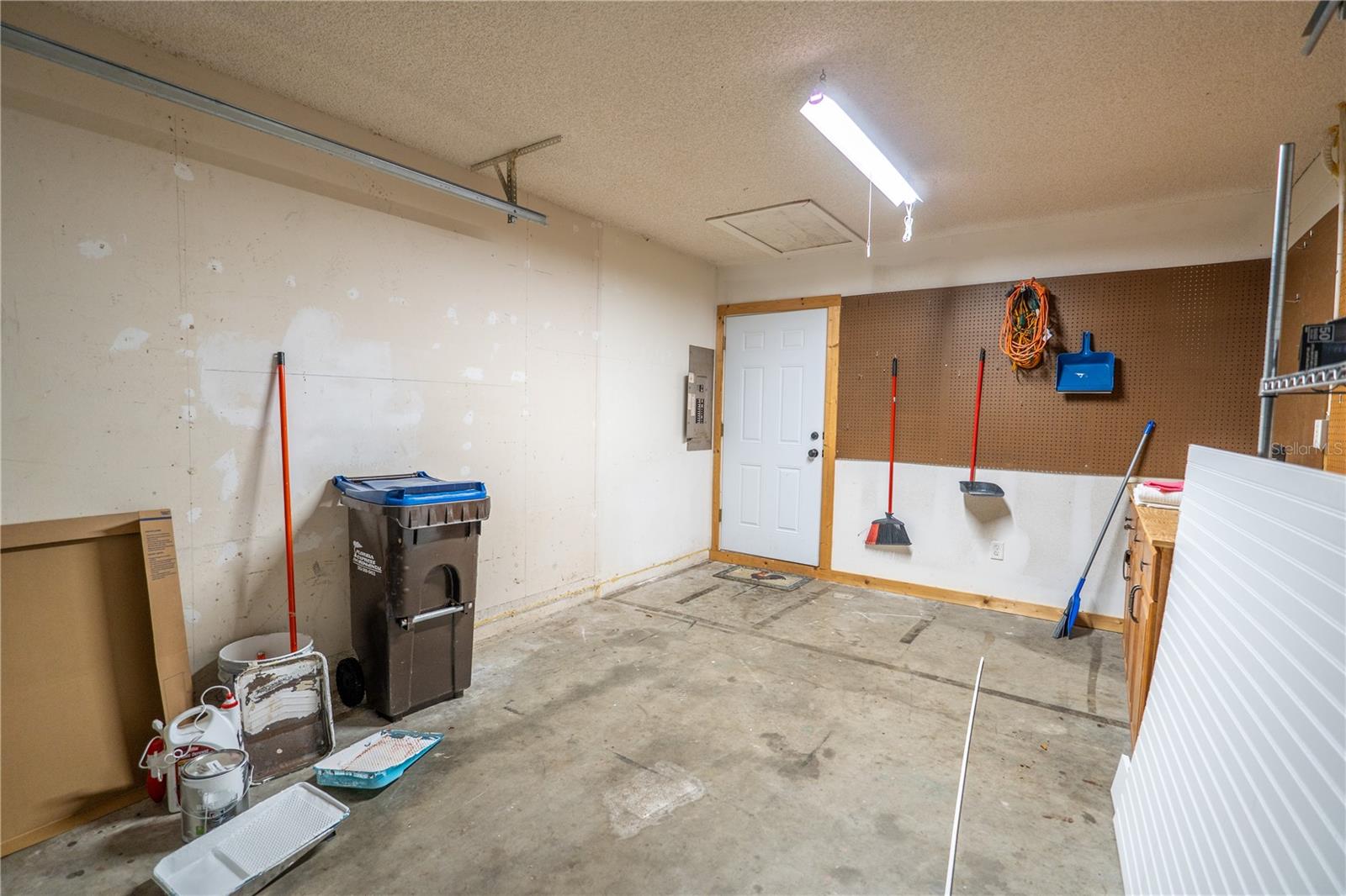 Image 22 of 25 For 5266 103rd Street