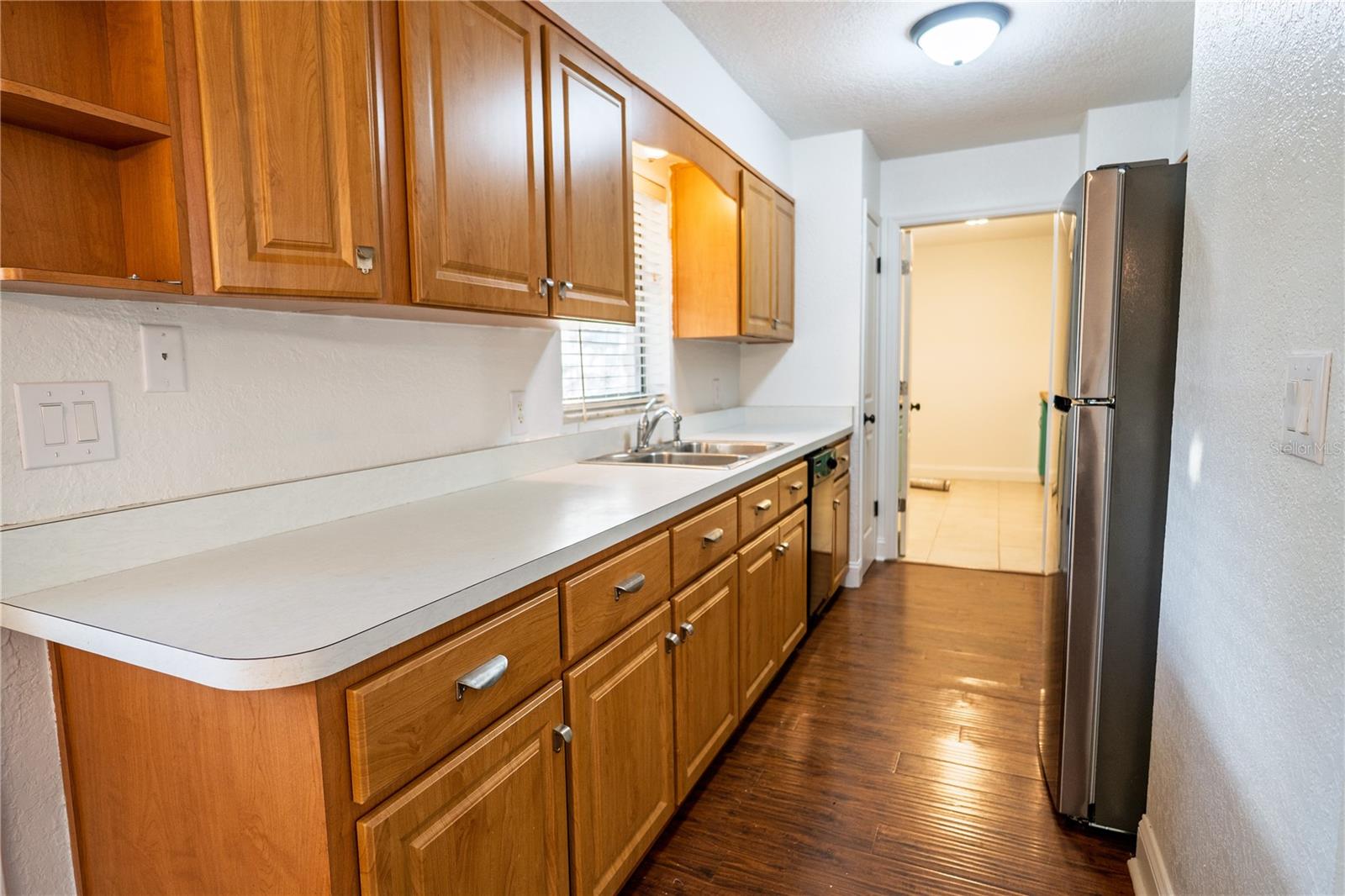 Image 7 of 25 For 5266 103rd Street