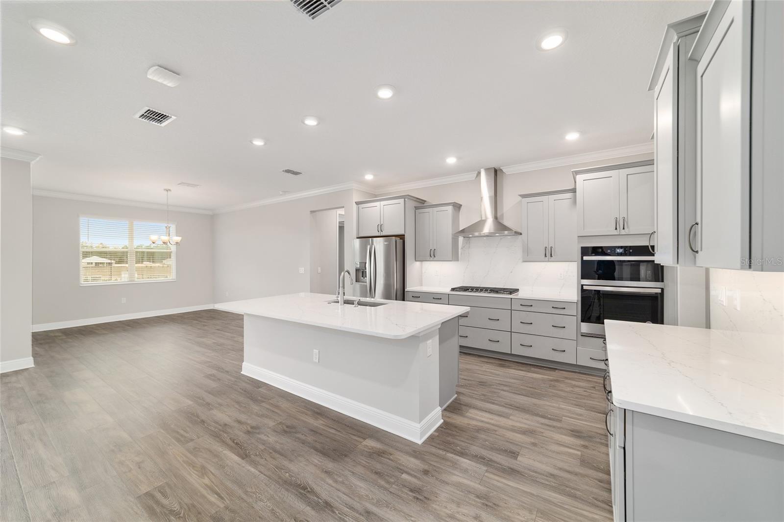 Image 11 of 56 For 10886 101st Loop