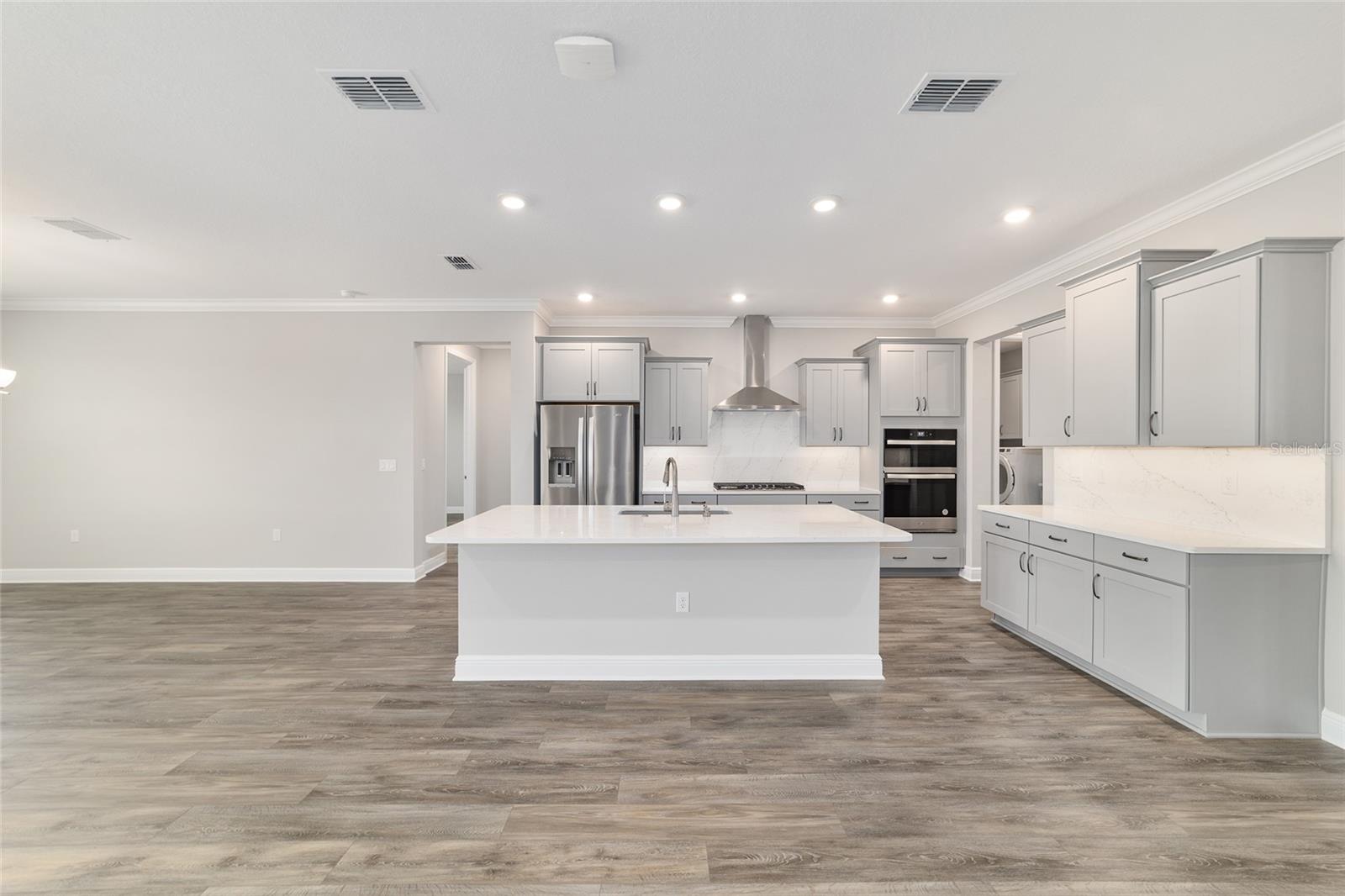 Image 12 of 56 For 10886 101st Loop